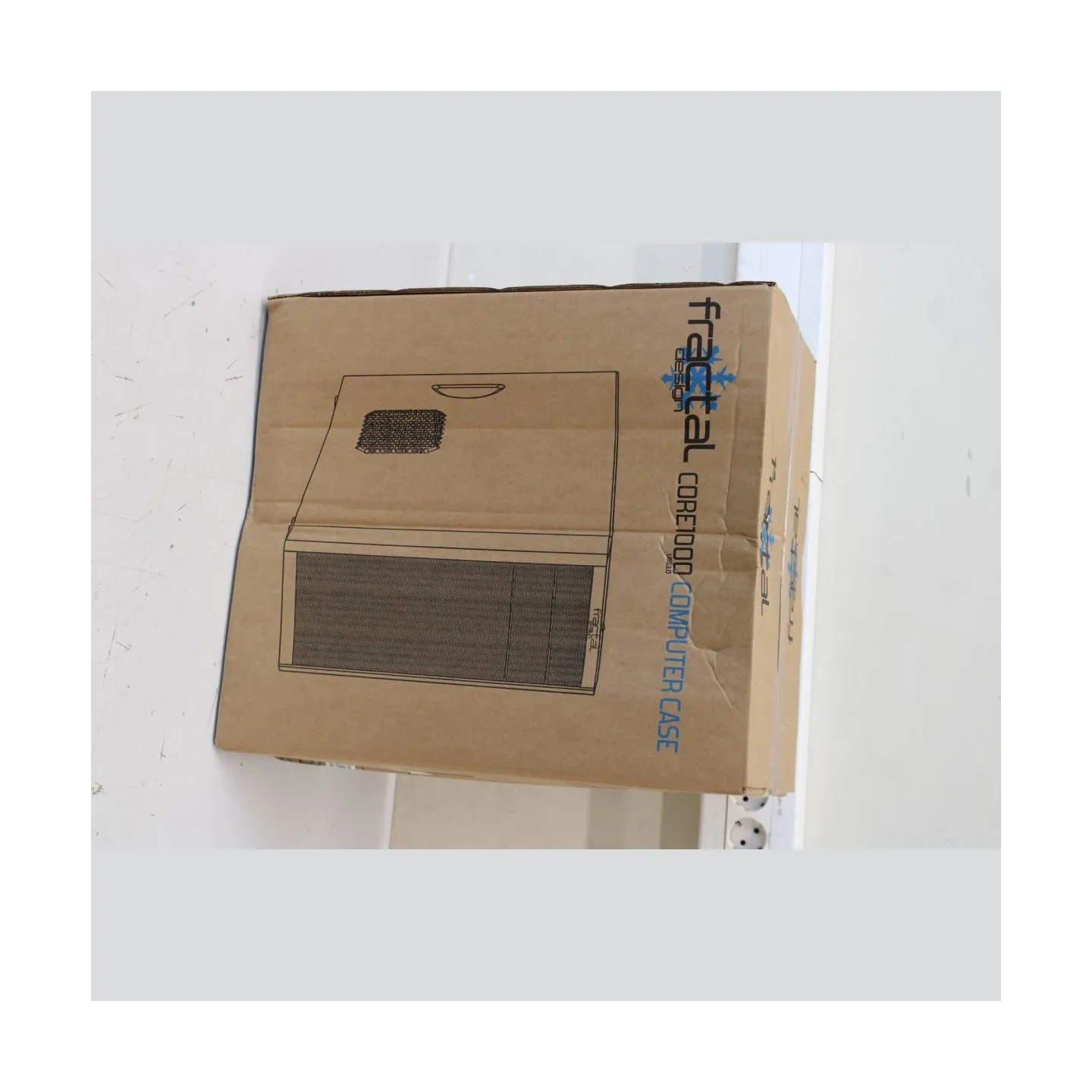 Fractal Design Core 1000 USB 3.0  |   Fractal Design | Core 1000 USB 3.0 | Black | Micro ATX | DAMAGED PACKAGING, BENT ON THE SI