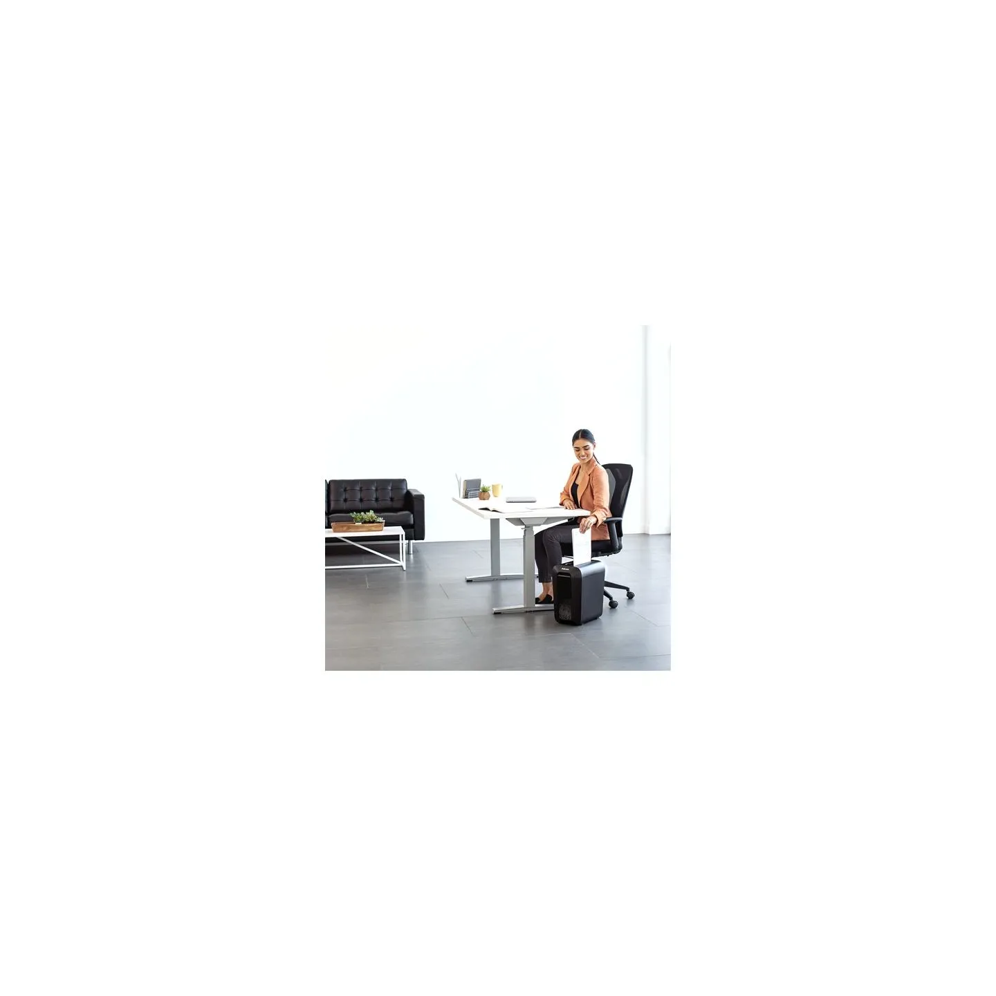 Fellowes Cross-Cut | LX65 | Black | Paper shredding | Credit cards shredding | Traditional