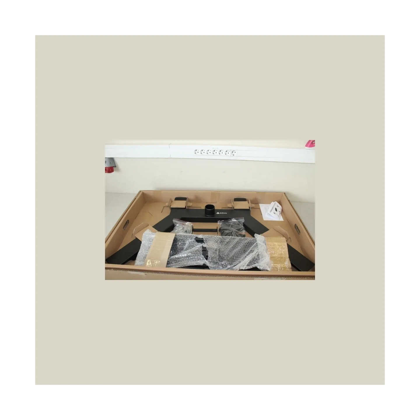 Edbak | EDBAK | TR51c-B | Trolleys & Stands | 37-60 " | Maximum weight (capacity) 80 kg | USED AS DEMO | Black