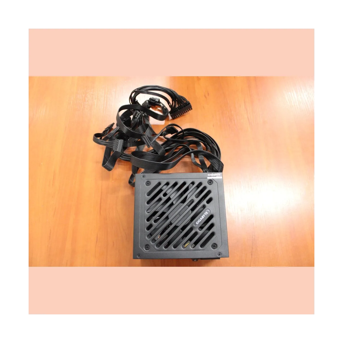 Gigabyte PSU | GP-P550SS GEU1 | 550 W | USED, REFURBISHED,WITHOUT ORIGINAL PACKAGING, MANUAL AND ACCESSORIES.