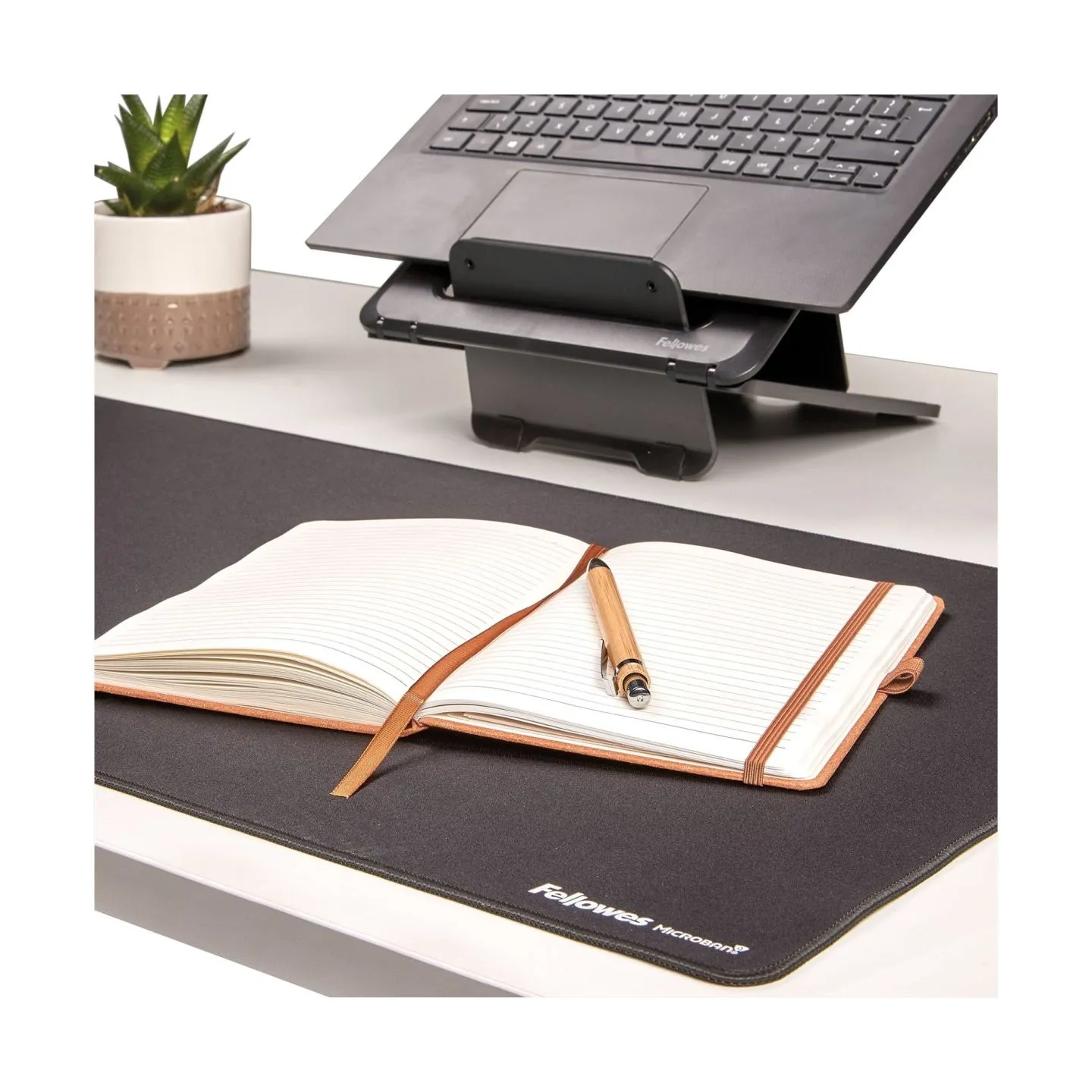 Fellowes Desk Mat | Breyta | 800 x 400 x 2.5 mm | Black