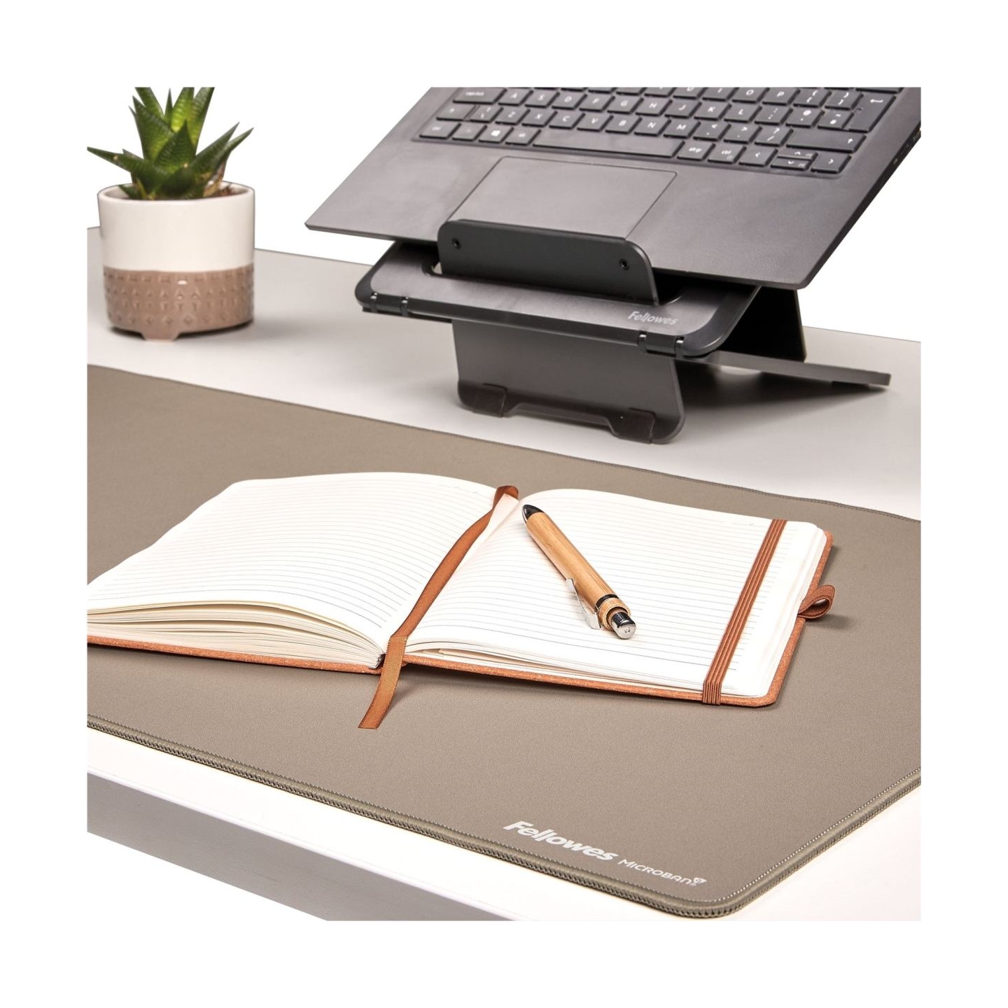 Fellowes Desk Mat | Breyta | 800 x 400 x 2.5 mm | Sand