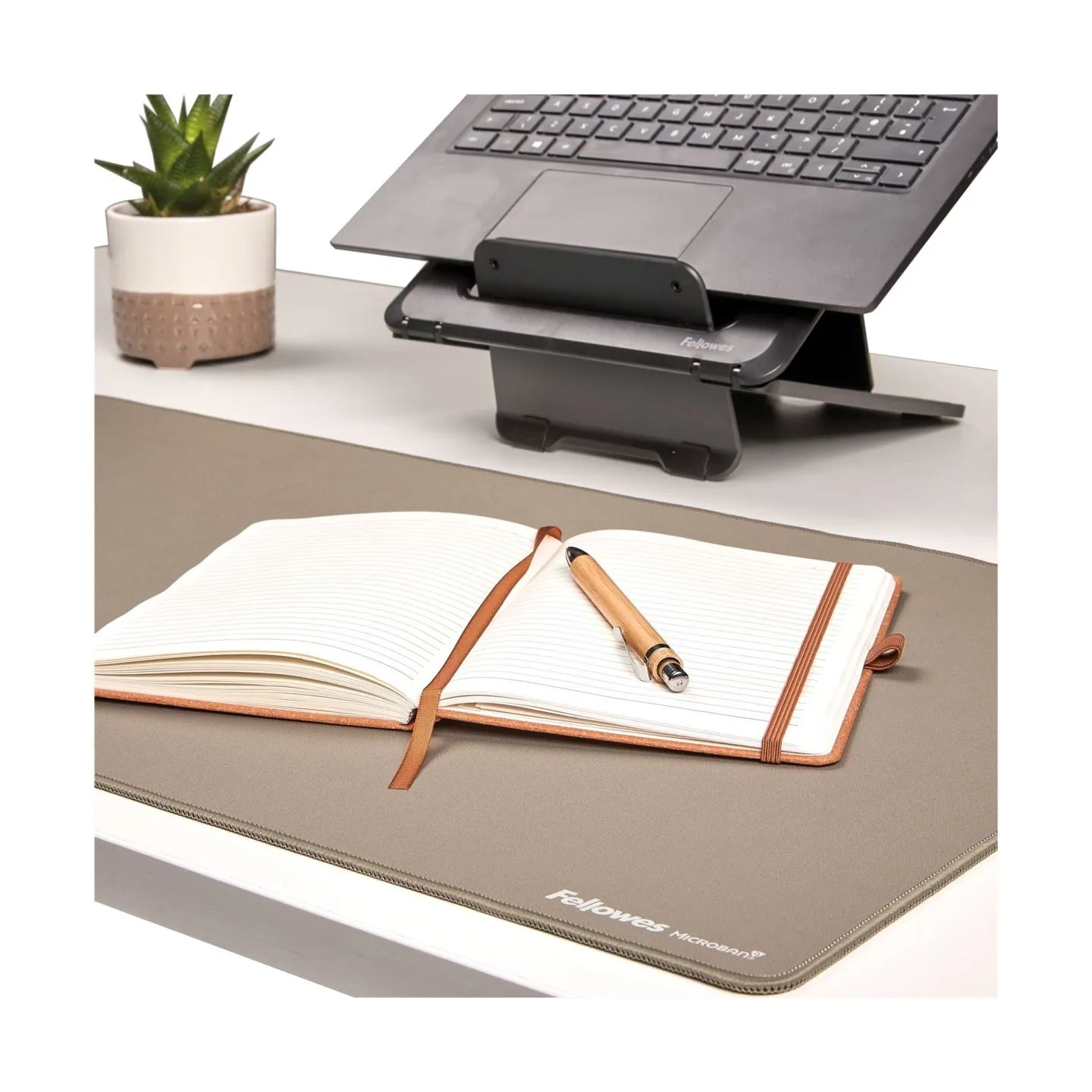Fellowes Desk Mat | Breyta | 800 x 400 x 2.5 mm | Sand