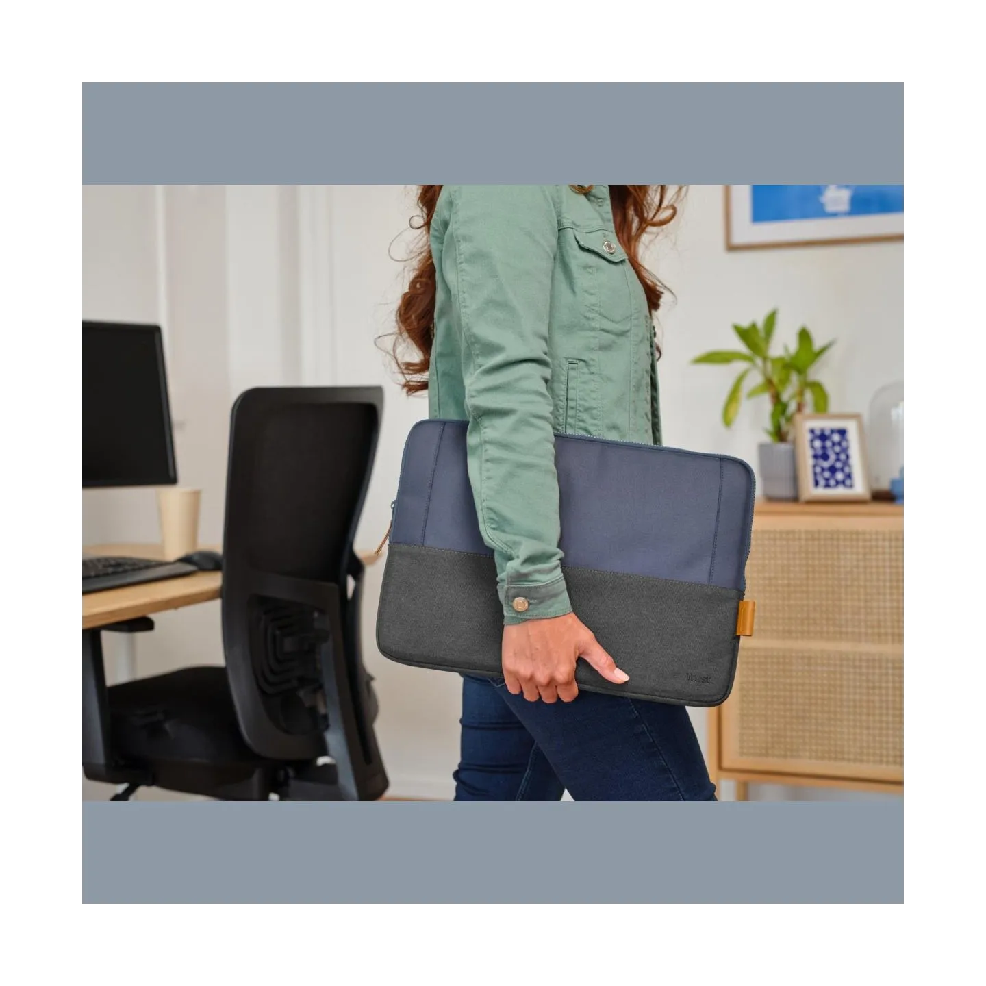Trust NB SLEEVE 16" LISBOA/BLUE 24982 TRUST