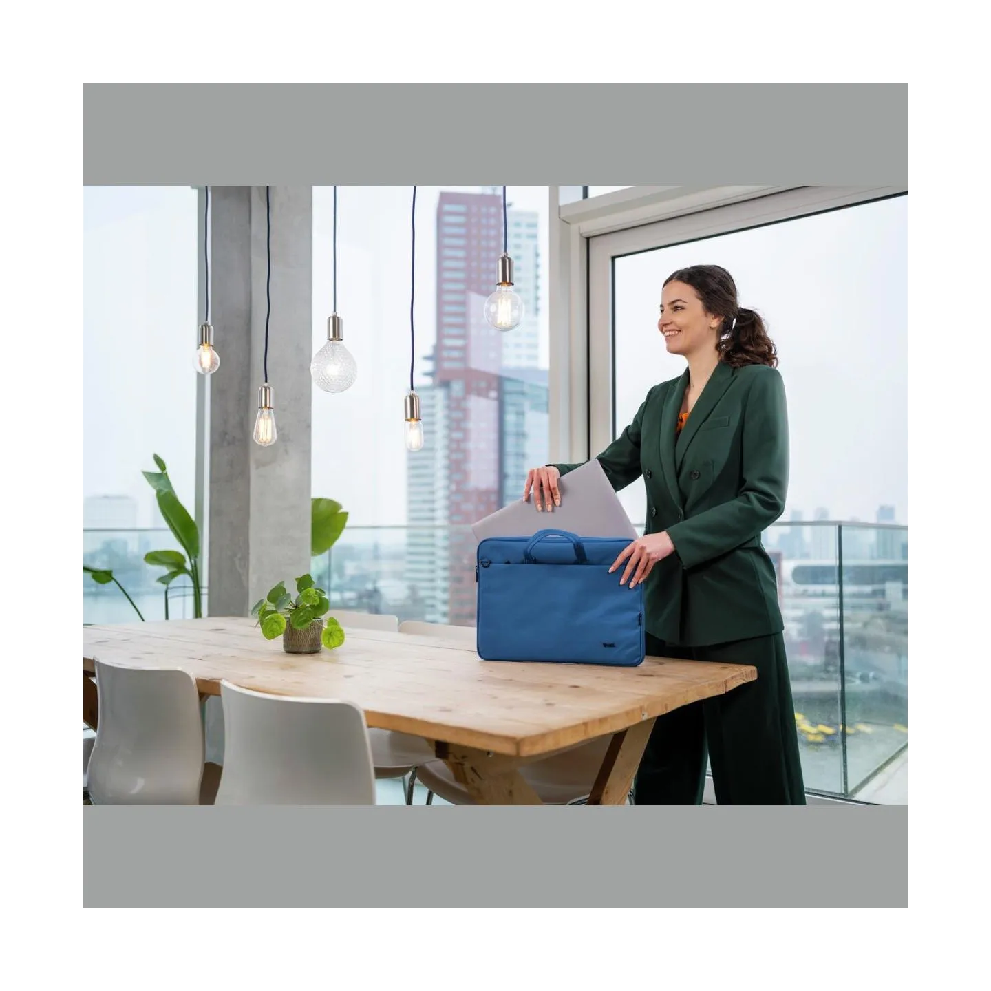 Trust NB CASE ECO 16"/BLUE 24448 TRUST