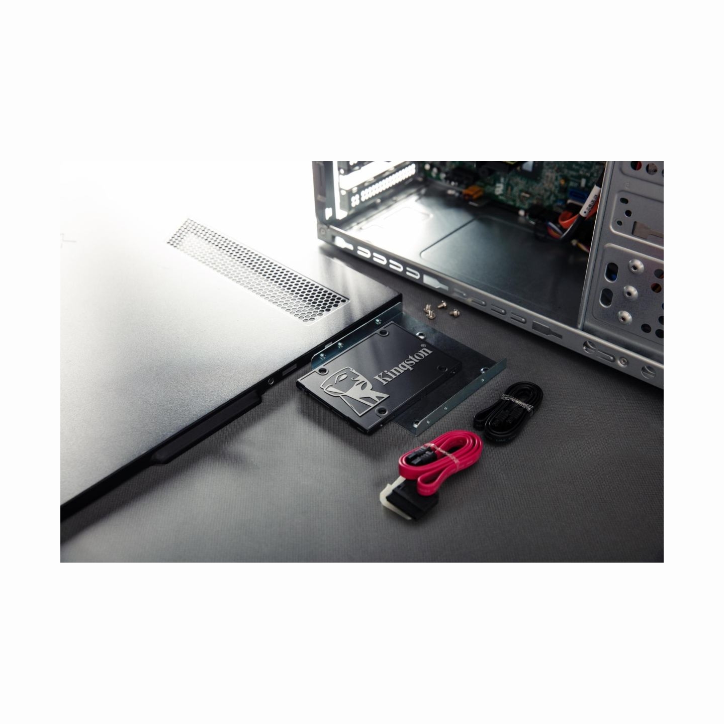 Kingston SSD|KINGSTON|KC600|2TB|SATA 3.0|TLC|Write speed 520 MBytes/sec|Read speed 550 MBytes/sec|2,5"|TBW 1200 TB|MTBF 1000000 