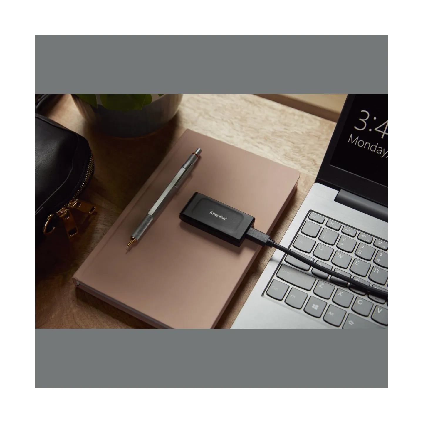 Kingston External SSD|KINGSTON|XS1000|1TB|USB 3.2|Write speed 1000 MBytes/sec|Read speed 1050 MBytes/sec|SXS1000/1000G