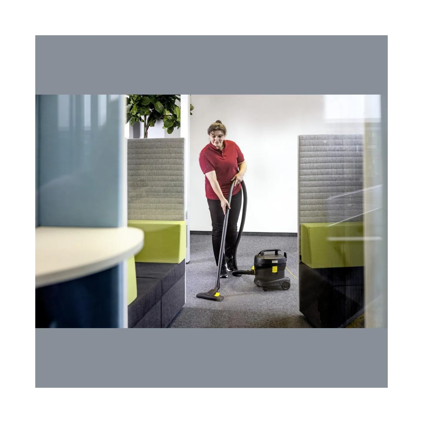Karcher Vacuum Cleaner|KARCHER|Input power 850 W|Dust capacity 11 L|Drum vacuum|Cleaning type Dry|Dust container Dust bag|Colour