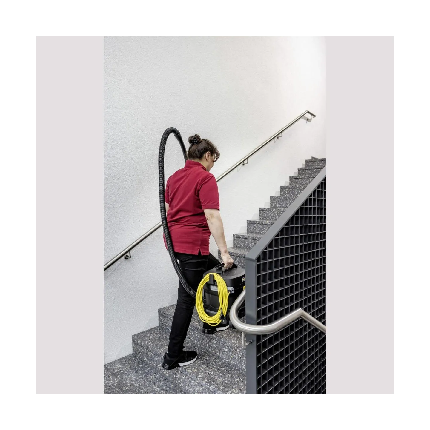Karcher Vacuum Cleaner|KARCHER|Input power 850 W|Dust capacity 11 L|Drum vacuum|Cleaning type Dry|Dust container Dust bag|Colour