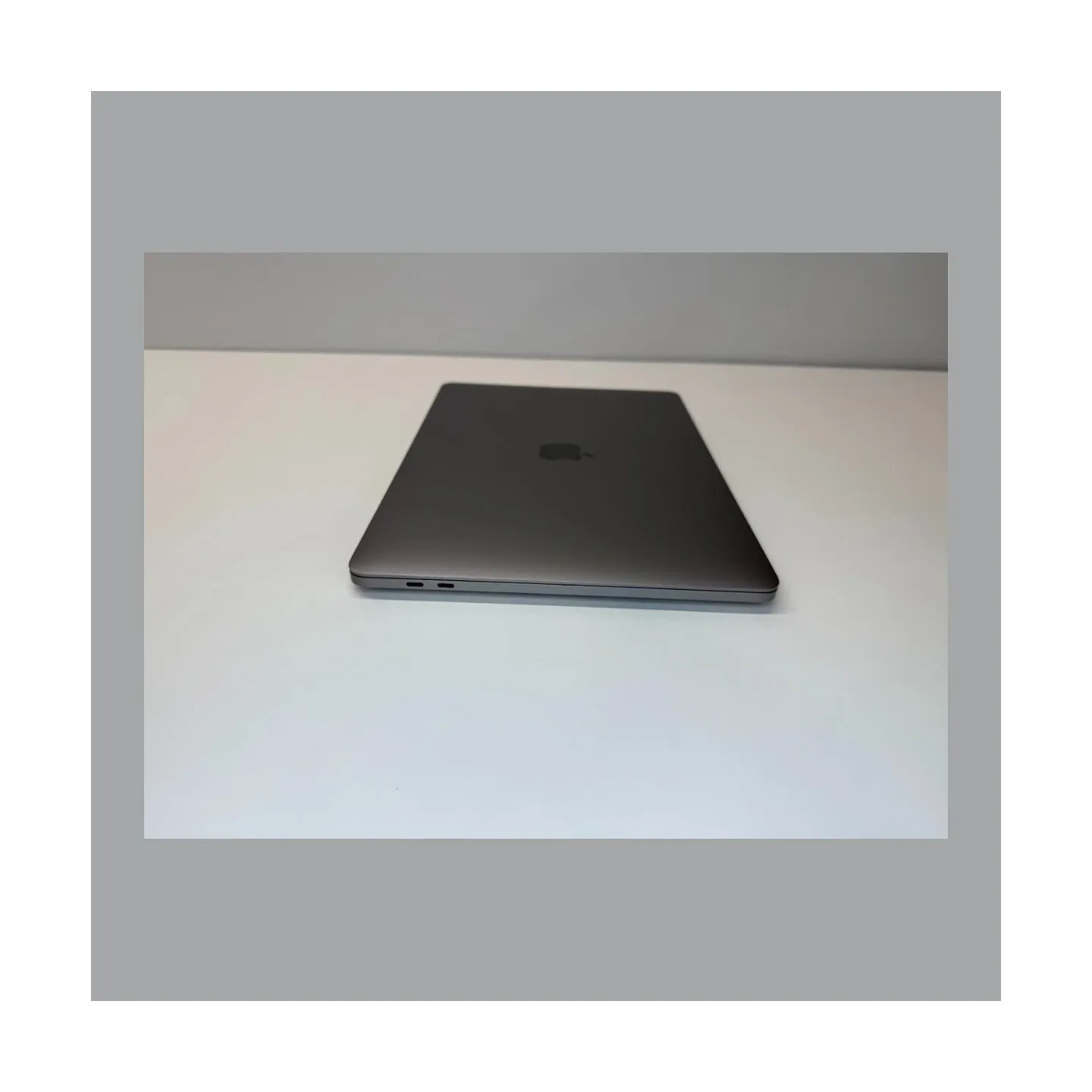 Apple Renewed | Grade A | MacBook Pro (2020) | 13.3 " | i5-8257U | 8 GB | SSD | 256 GB | Intel Iris Plus Graphics 645 | macOS | 