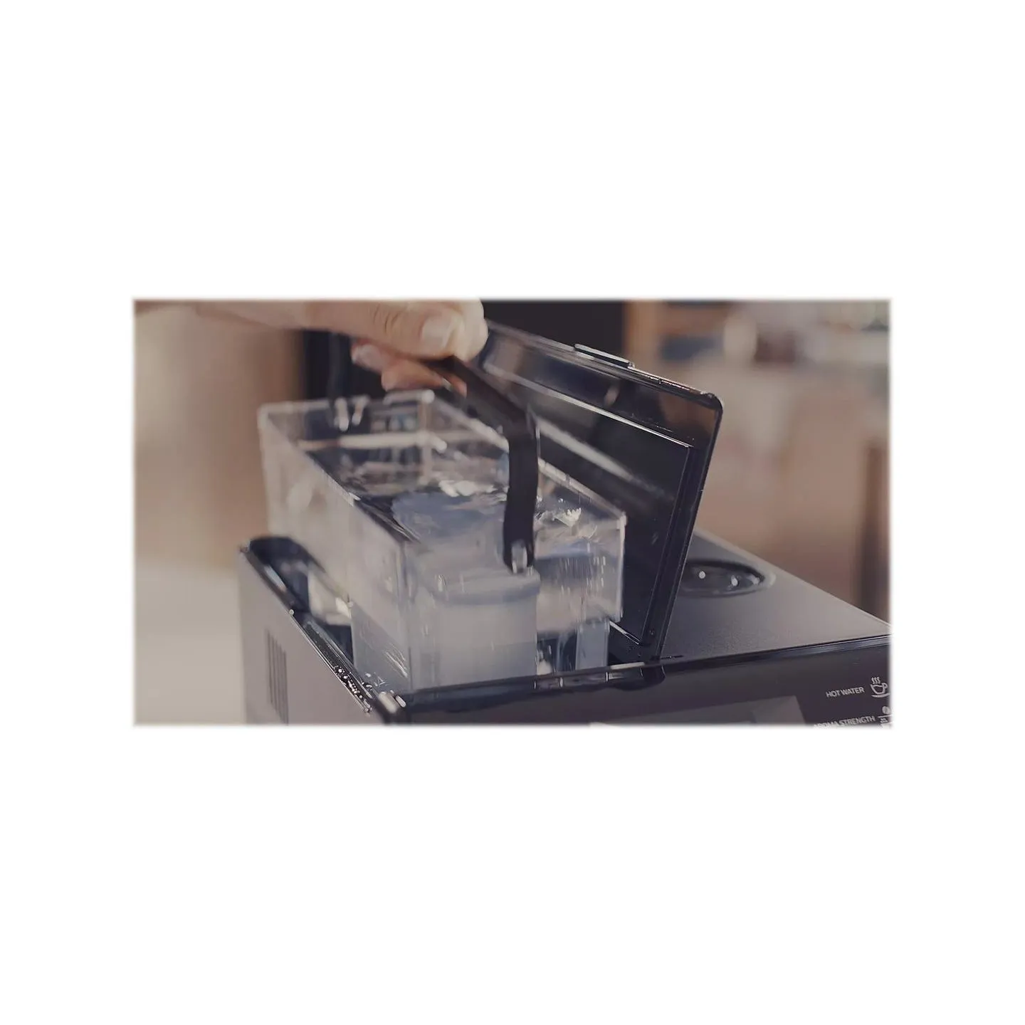 Philips 1 descaling cycle prolong machine lifetime Improves coffee taste / CA6700/10
