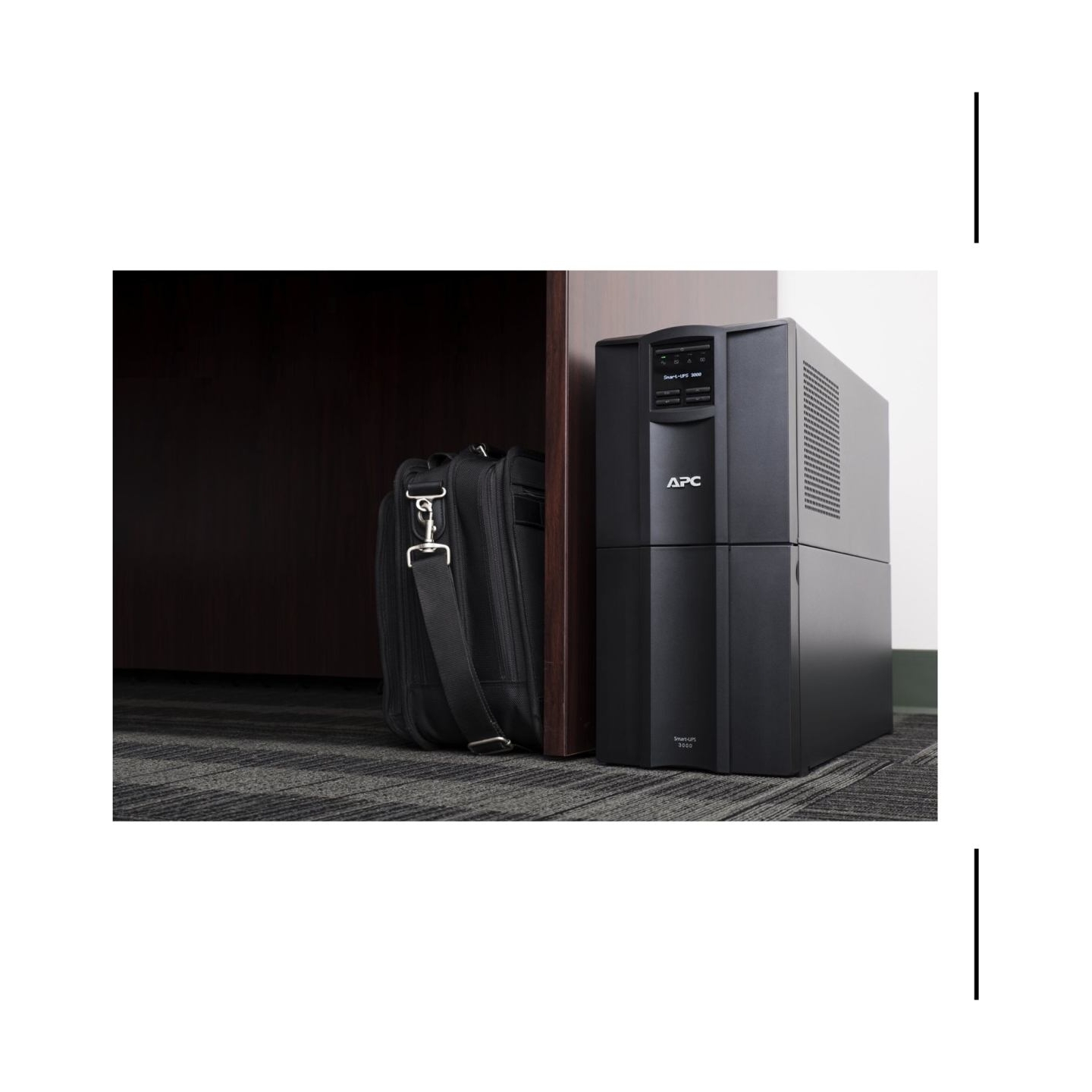 Schneider Electric Smart-UPS, Tower, SmartConnect port + SmartSlot, AVR, LCD | SMT3000IC | 3000 VA | 2700 W
