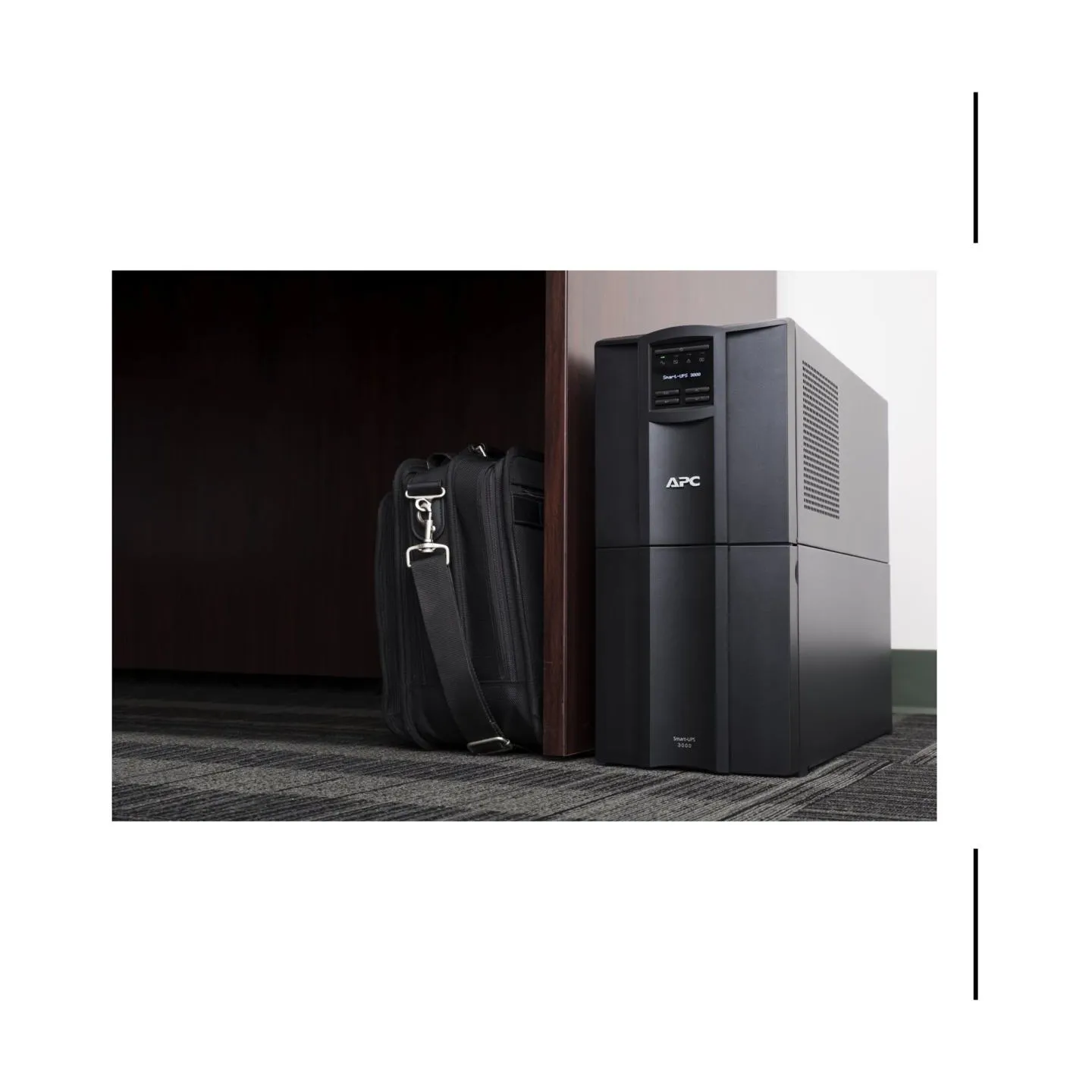 Schneider Electric Smart-UPS, Tower, SmartConnect port + SmartSlot, AVR, LCD | SMT3000IC | 3000 VA | 2700 W