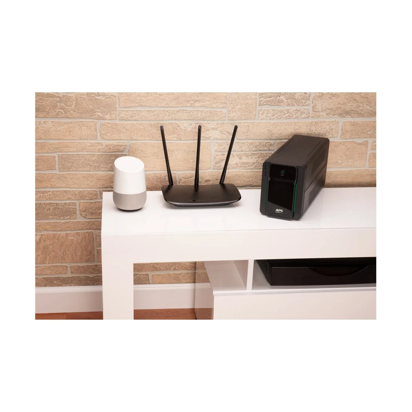 Schneider Electric APC Easy UPS | BVX900LI | 900 VA | 480 W