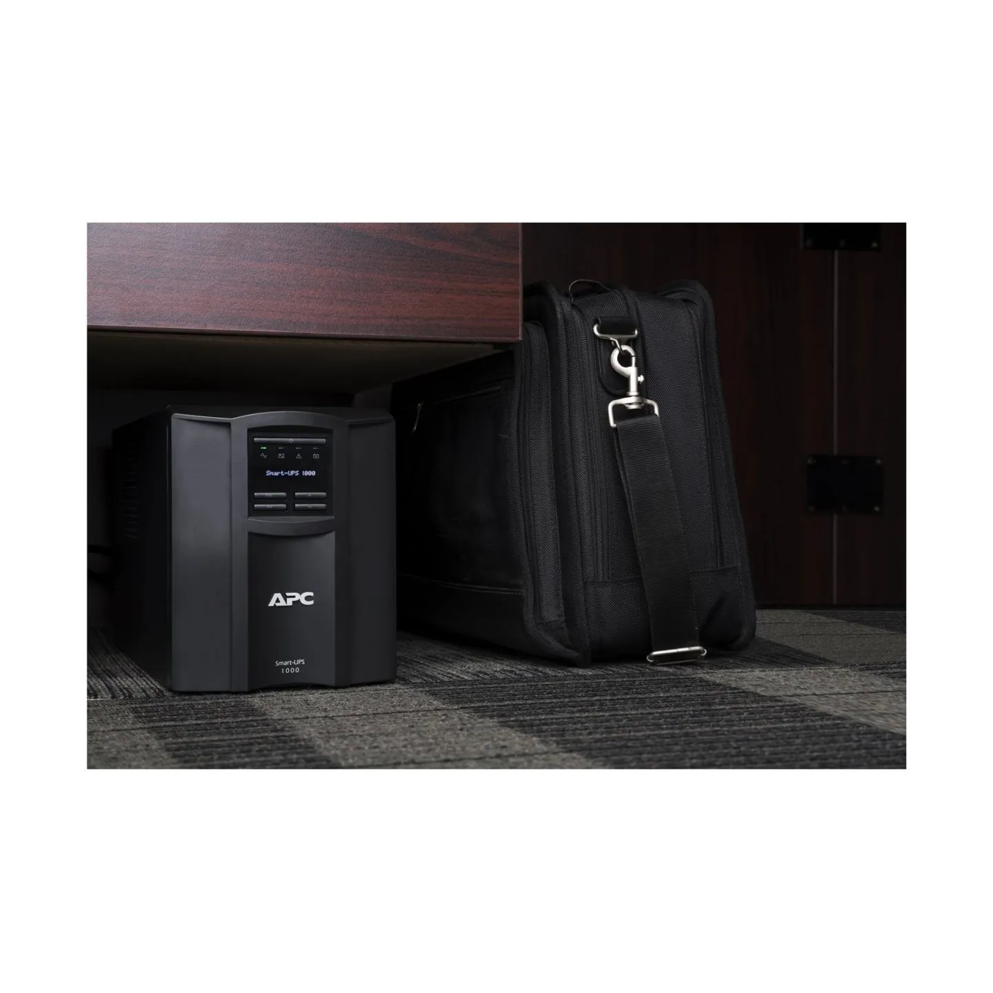 Schneider Electric APC Smart-UPS, Tower, 8x IEC C13 outlets, SmartConnect Port+SmartSlot, AVR, LCD | SMT1000IC | 1000 VA | 700 W
