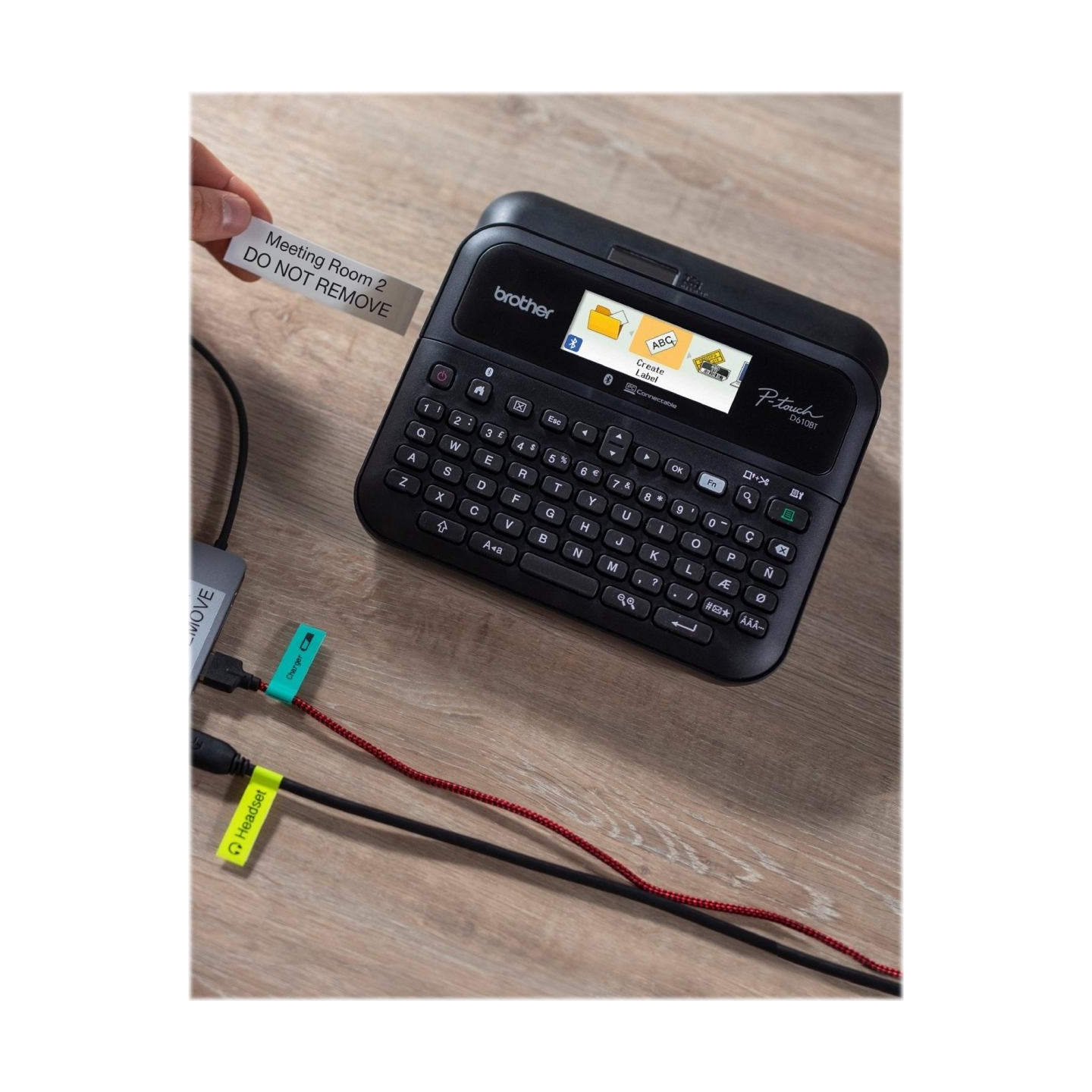 Brother PT-D610BTVP DESKTOP LABEL THERMO PRINTER, BT, 30MM/SEC + CASE + SAMPLE TAPE, COLOR DISPLAY