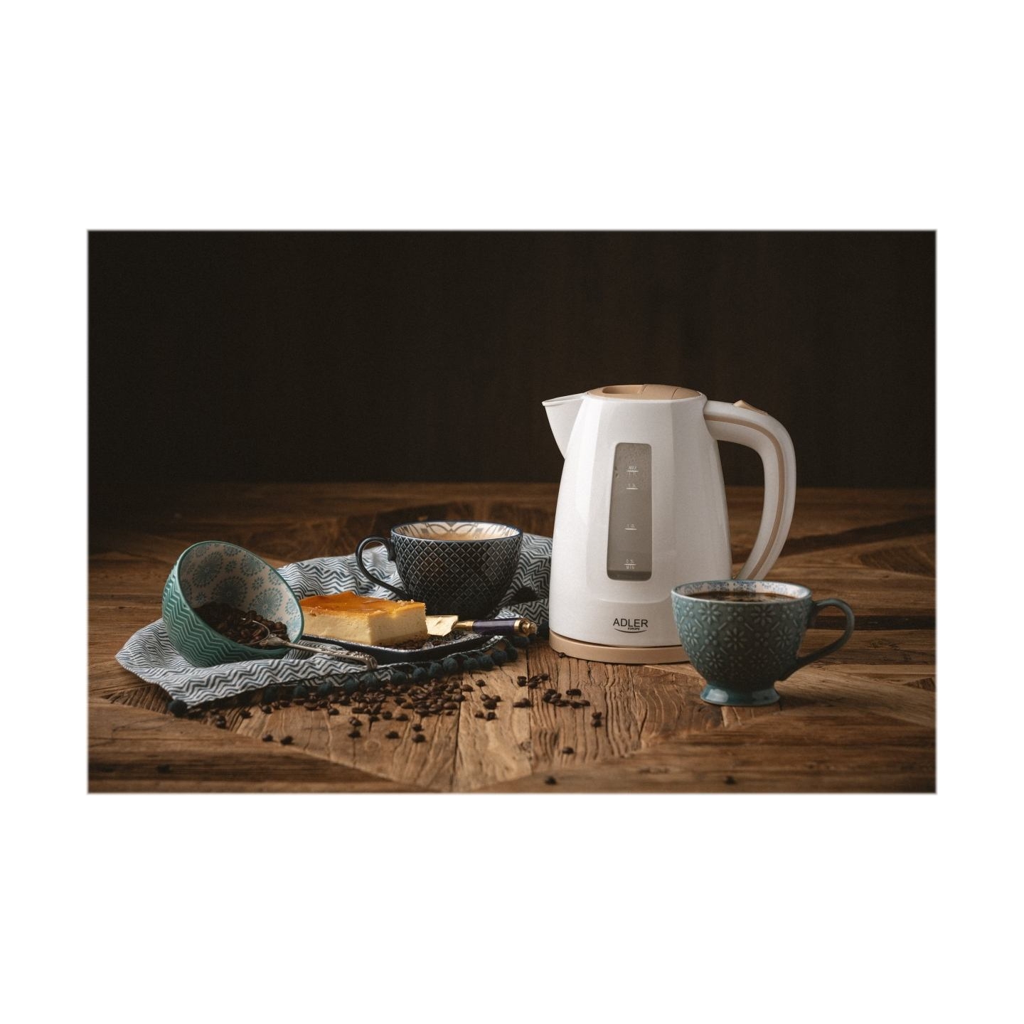 Adler | Kettle | AD 1264 | Standard | 2200 W | 1.7 L | Plastic | 360° rotational base | White