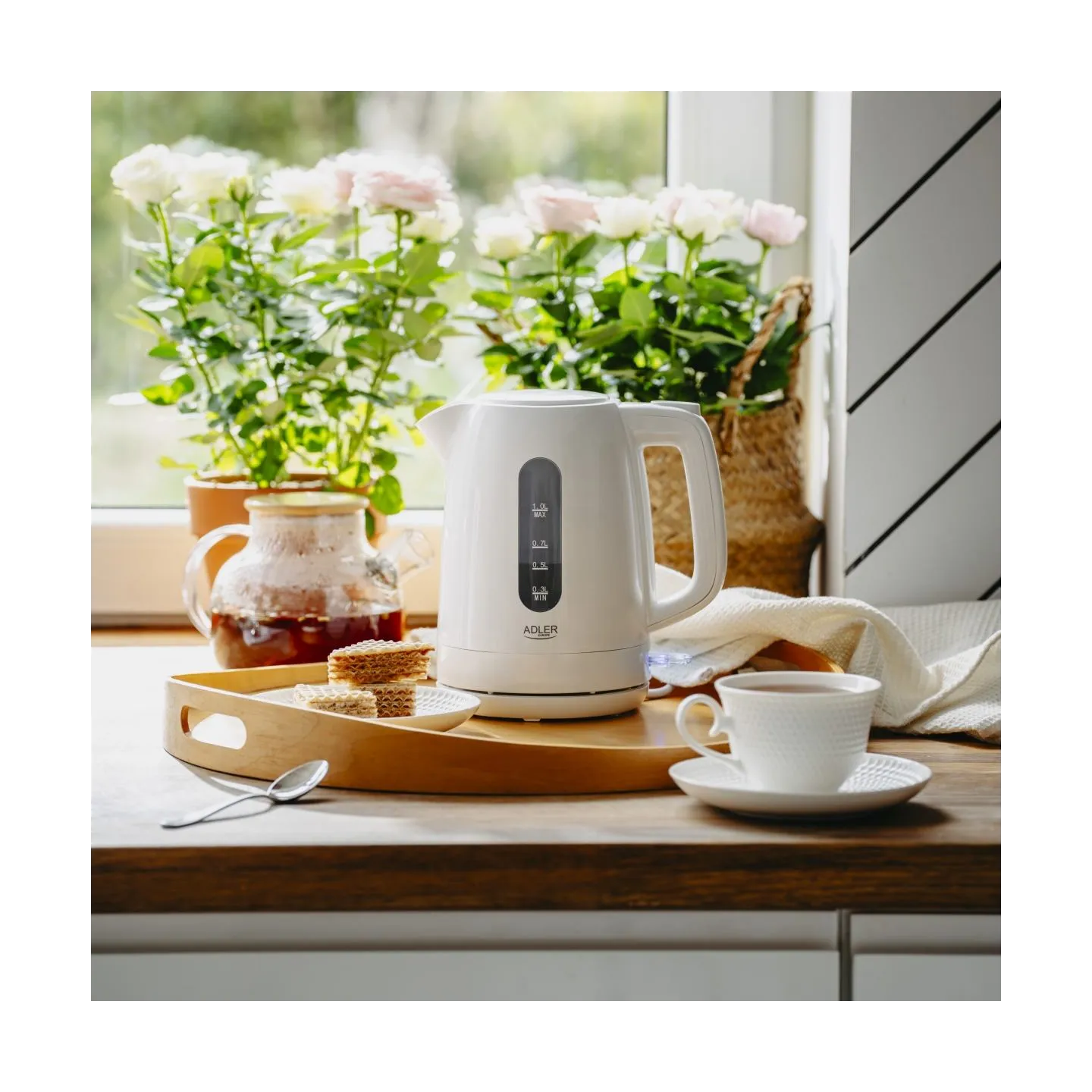 Adler Kettle | AD 1380w | Electric | 2200 W | 1 L | Polypropylene | 360° rotational base | White