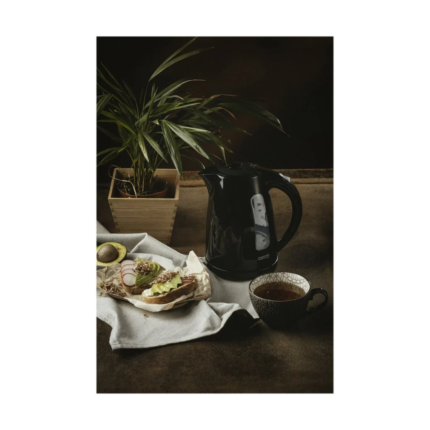 Camry | Kettle | CR 1255 | Standard | 2200 W | 1.7 L | Plastic | 360° rotational base | Black