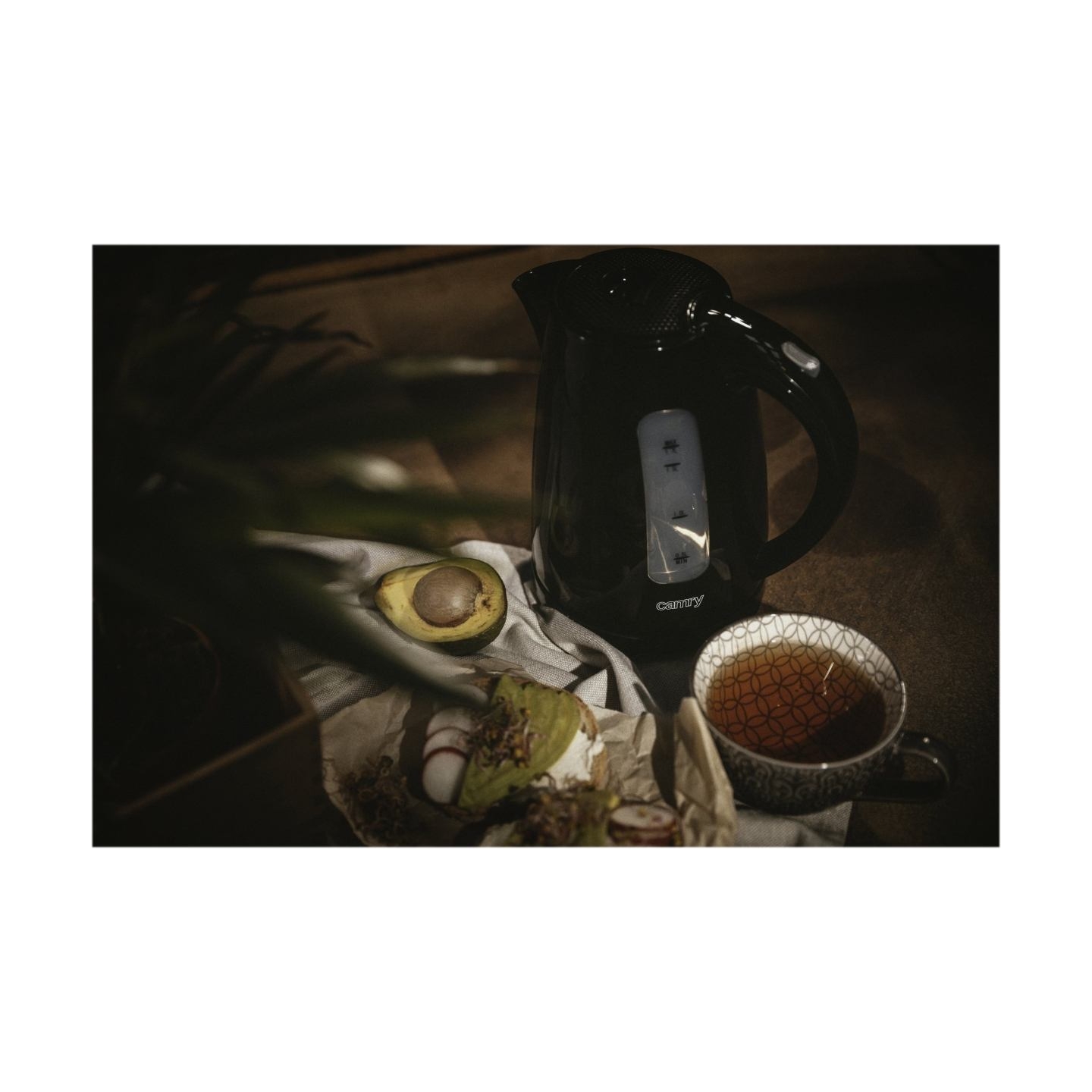 Camry | Kettle | CR 1255 | Standard | 2200 W | 1.7 L | Plastic | 360° rotational base | Black
