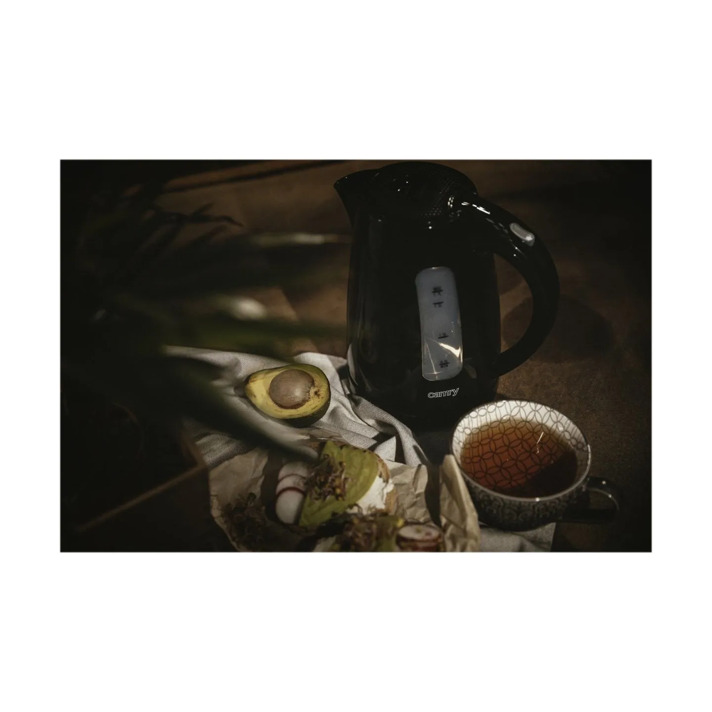 Camry | Kettle | CR 1255 | Standard | 2200 W | 1.7 L | Plastic | 360° rotational base | Black