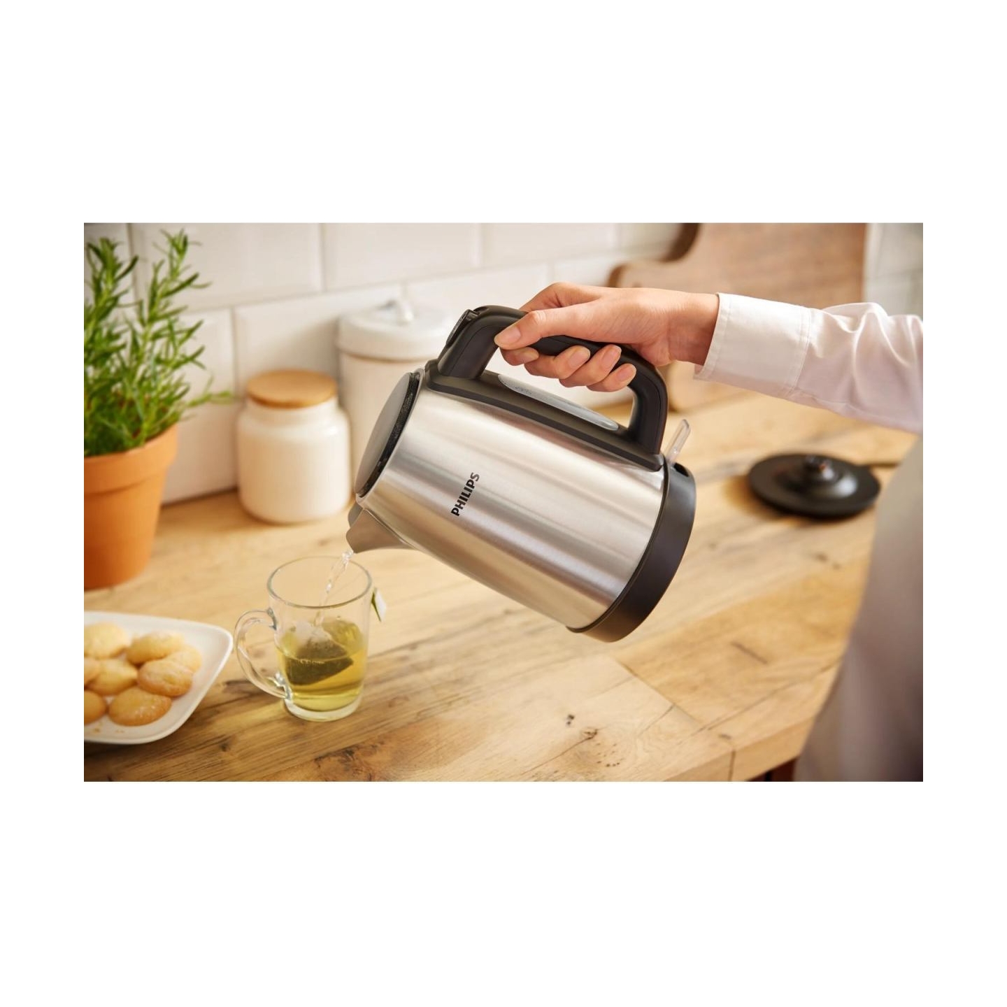 Philips | Daily Collection Kettle | HD9350/90 | Electric | 2200 W | 1.7 L | Stainless steel | 360° rotational base | Stainless s