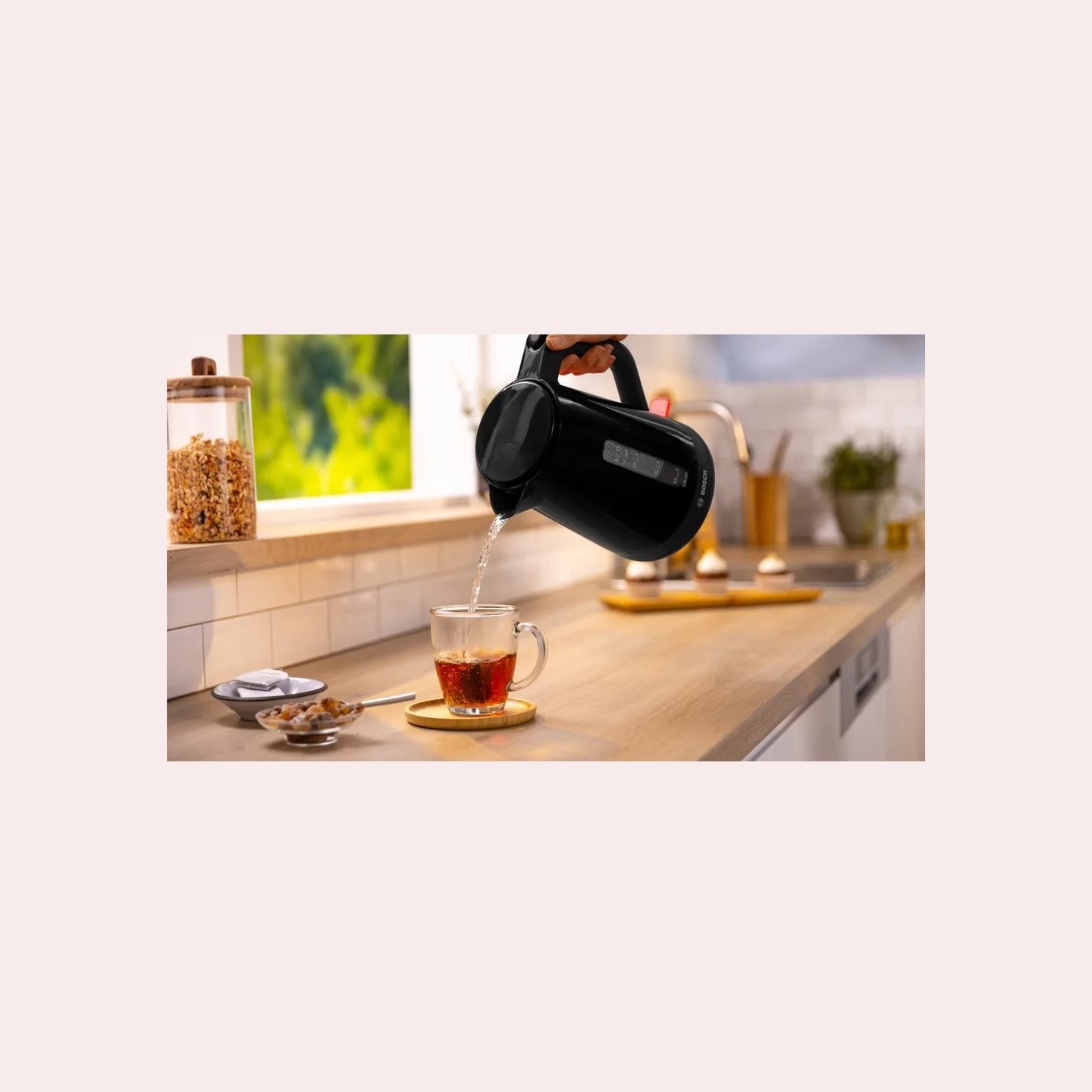 Bosch Kettle | TWK1M123 | Electric | 2400 W | 1.7 L | Plastic | 360° rotational base | Black