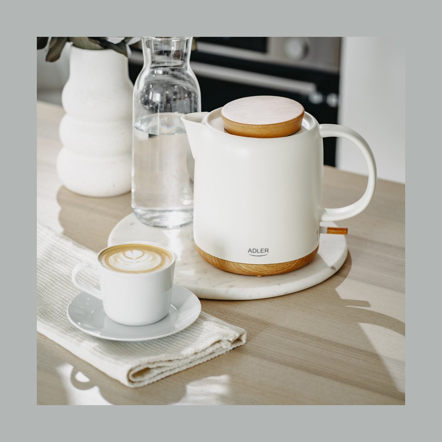 Adler Electric Kettle | AD 1304 | Electric | 1200 W | 1 L | Ceramic | 360° rotational base | White