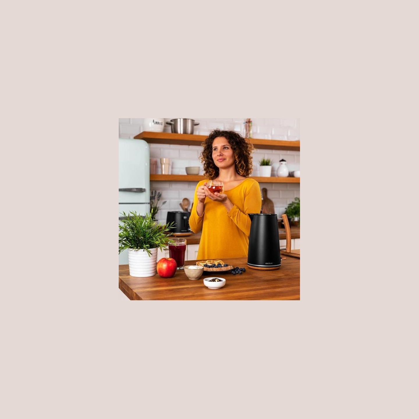 Cecotec Kettle | ThermoSense 400 | Electric | 3000 W | 1.7 L | Stainless steel/BPA | 360° rotational base | Black Woody