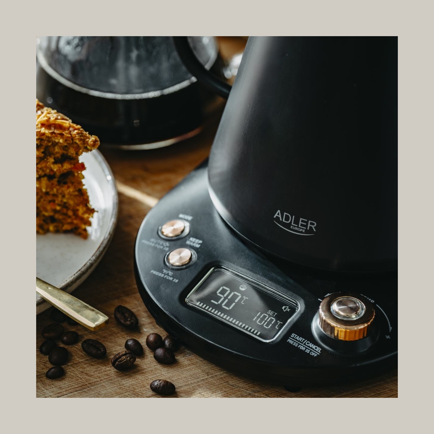 Adler Kettle | AD 1349 | Electric | 1100 W | 1 L | Stainless steel | 360° rotational base | Black/Gold