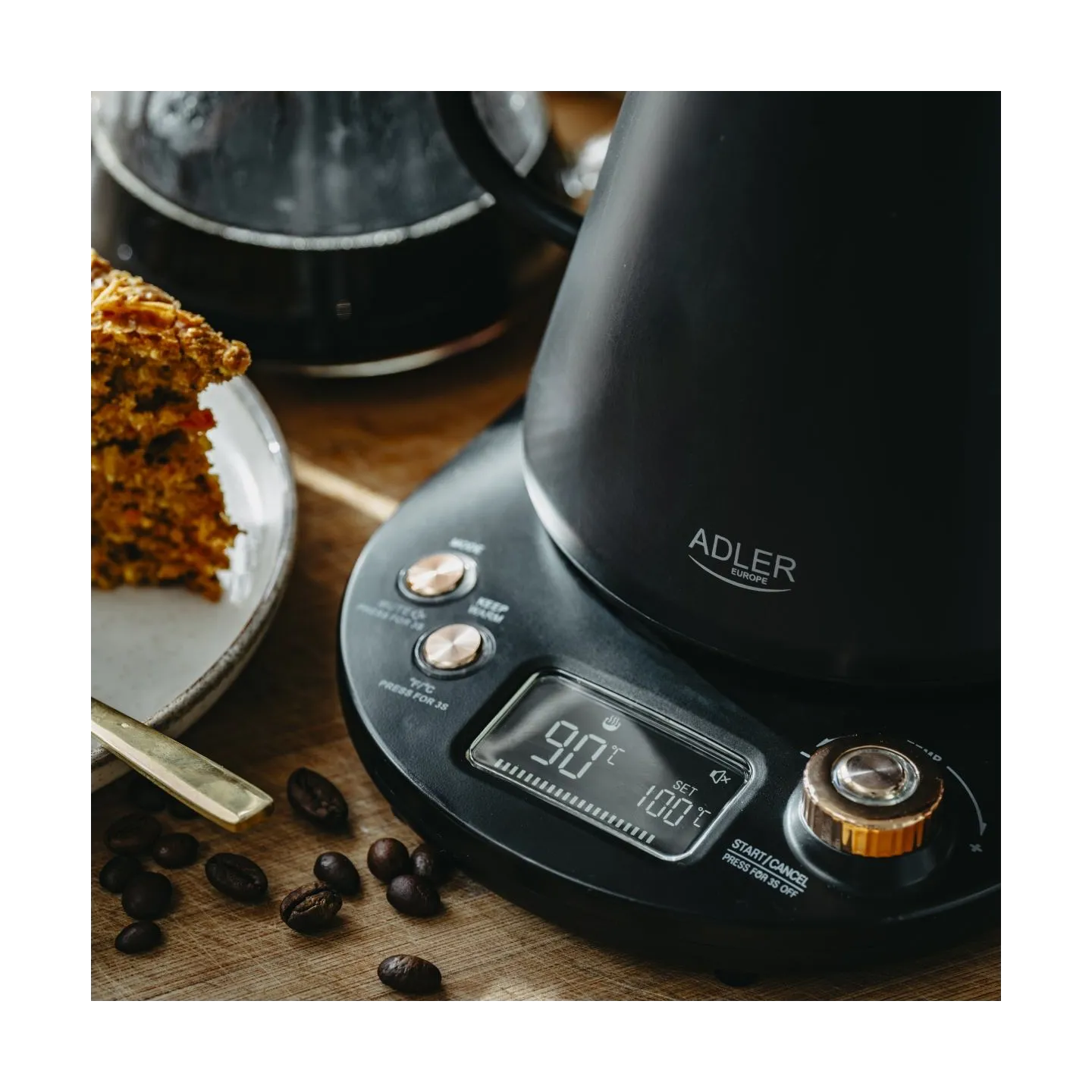 Adler Kettle | AD 1349 | Electric | 1100 W | 1 L | Stainless steel | 360° rotational base | Black/Gold