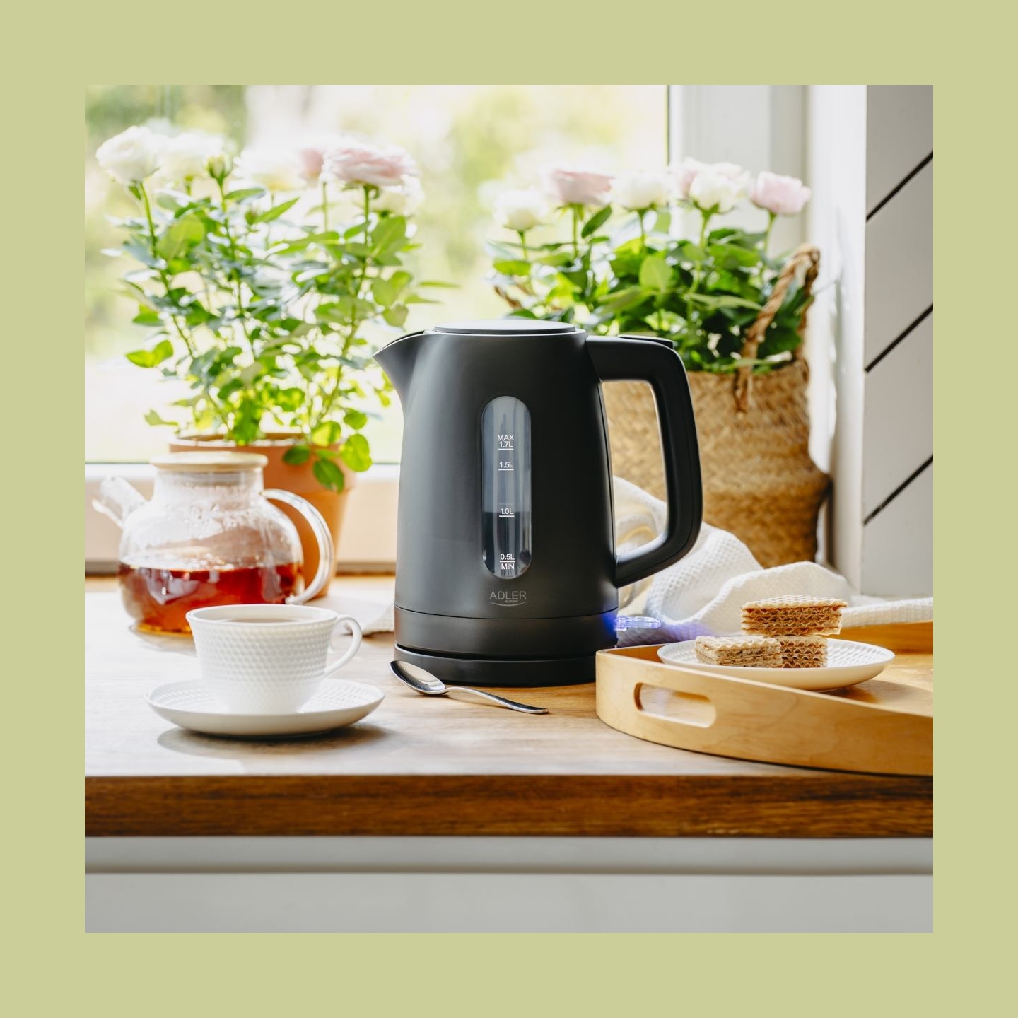 Adler Kettle | AD 1379b | Electric | 2200 W | 1.7 L | Polypropylene | 360° rotational base | Black