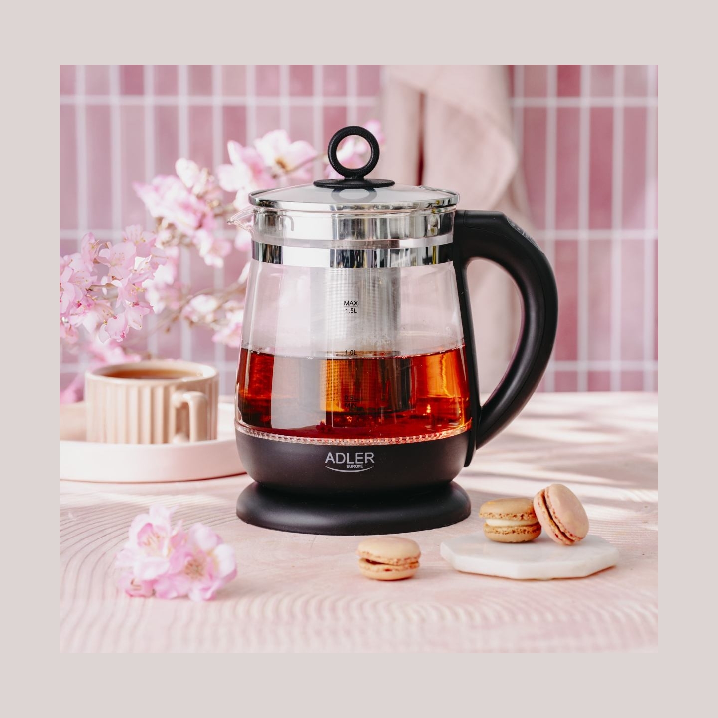 Adler Kettle | AD 1299 | Electric | 2200 W | 1.5 L | Glass | 360° rotational base | Black
