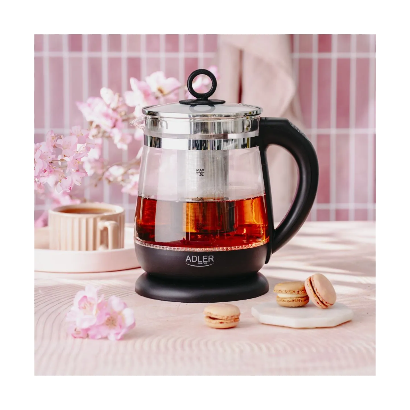 Adler Kettle | AD 1299 | Electric | 2200 W | 1.5 L | Glass | 360° rotational base | Black