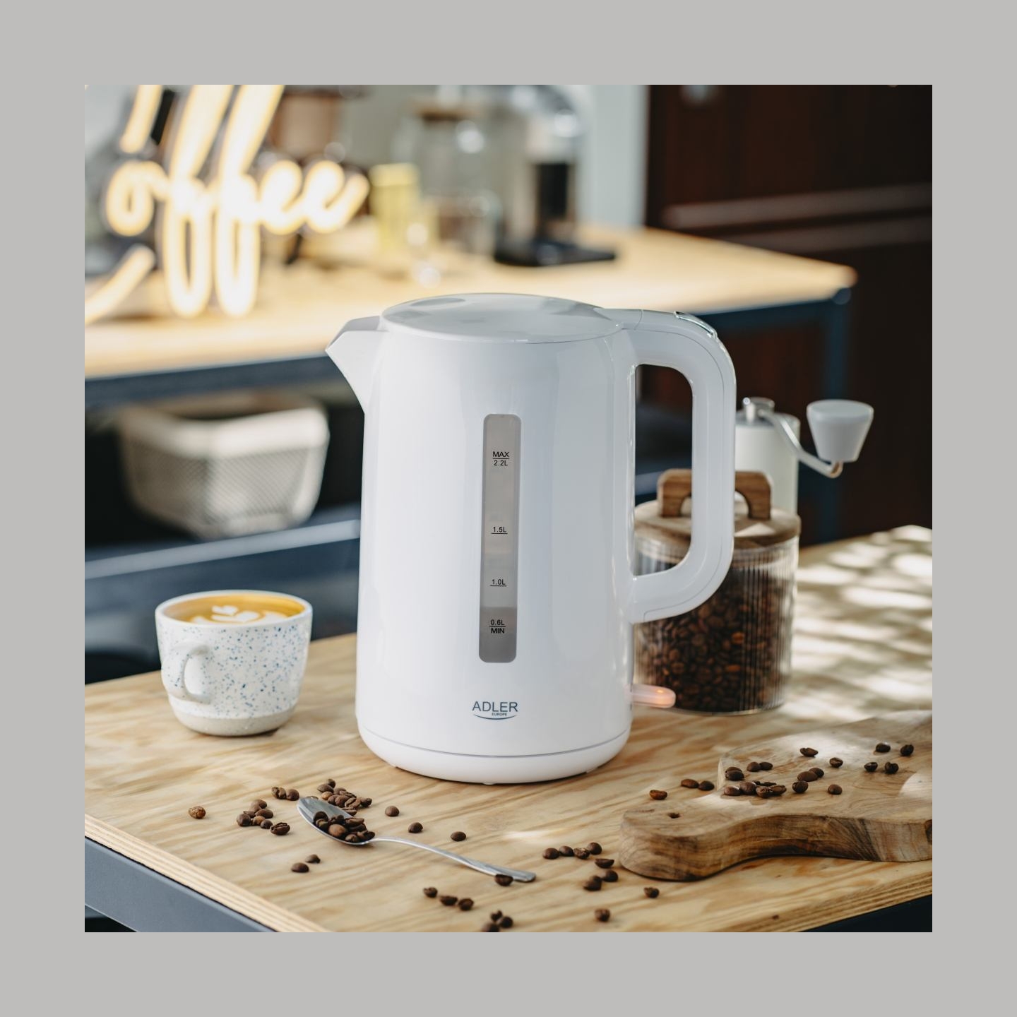 Adler Kettle | AD 1386 | Electric | 1850 W | 2.2 L | Plastic | 360° rotational base | White