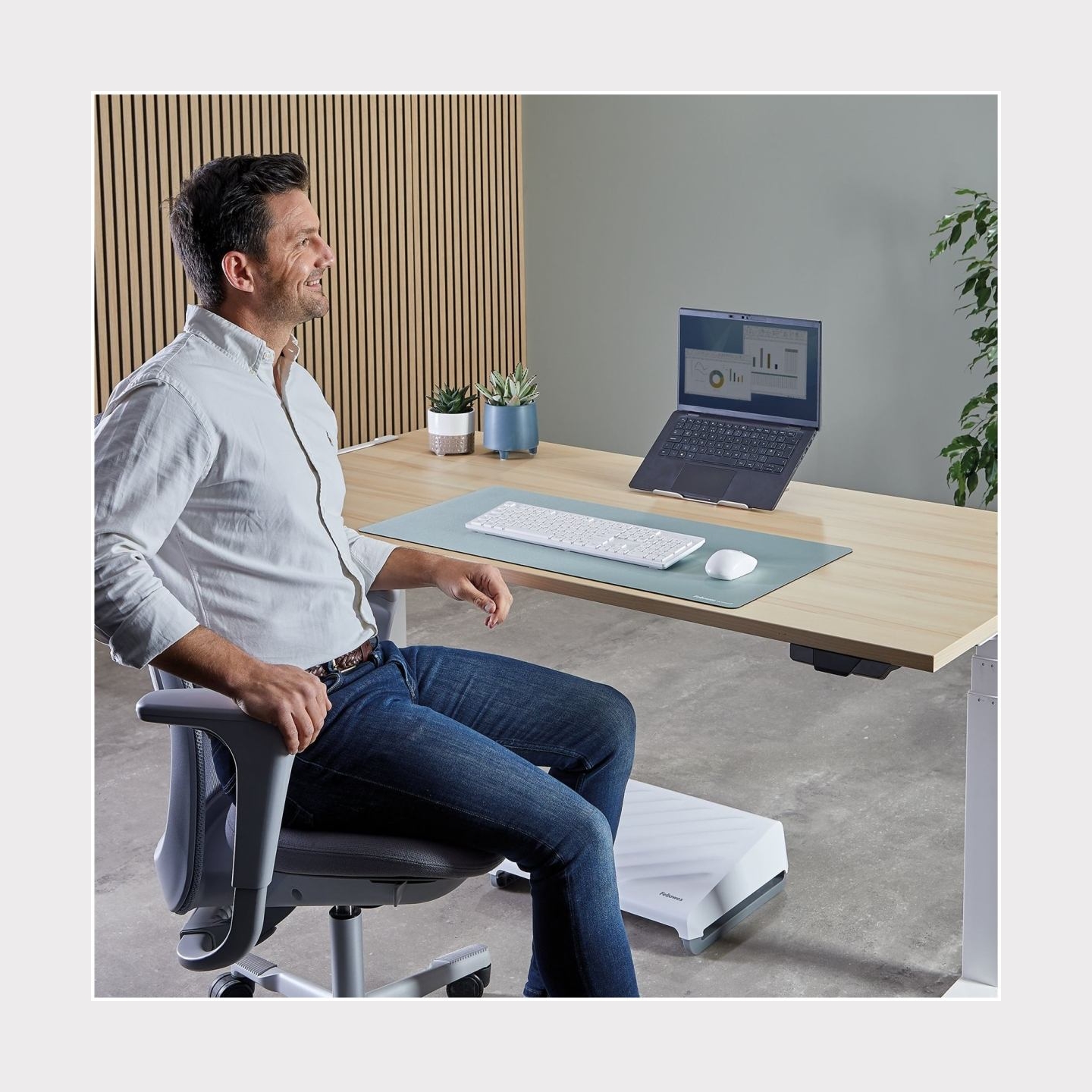Fellowes Alumia Portable Laptop Stand | 15 " | Laptop Stand | Silver