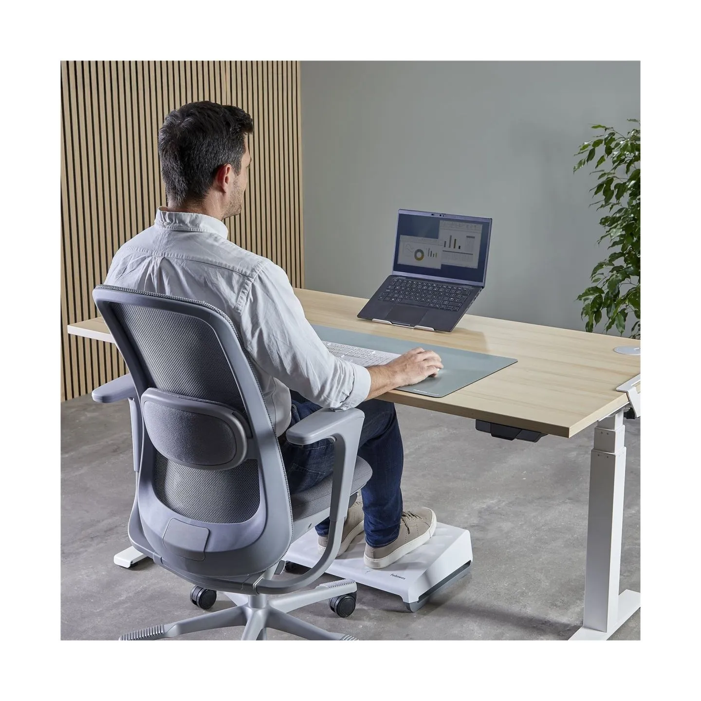 Fellowes Alumia Portable Laptop Stand | 15 " | Laptop Stand | Silver