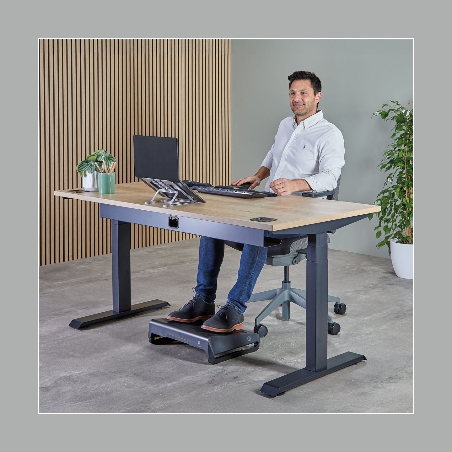 Fellowes Alumia Portable Laptop Stand | 15 " | Laptop Stand | Silver