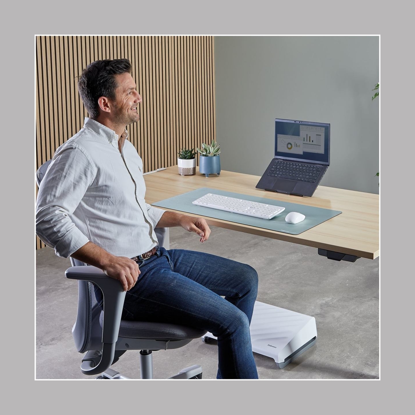 Fellowes Alumia Portable Laptop Stand | 15 " | Laptop Stand | Black