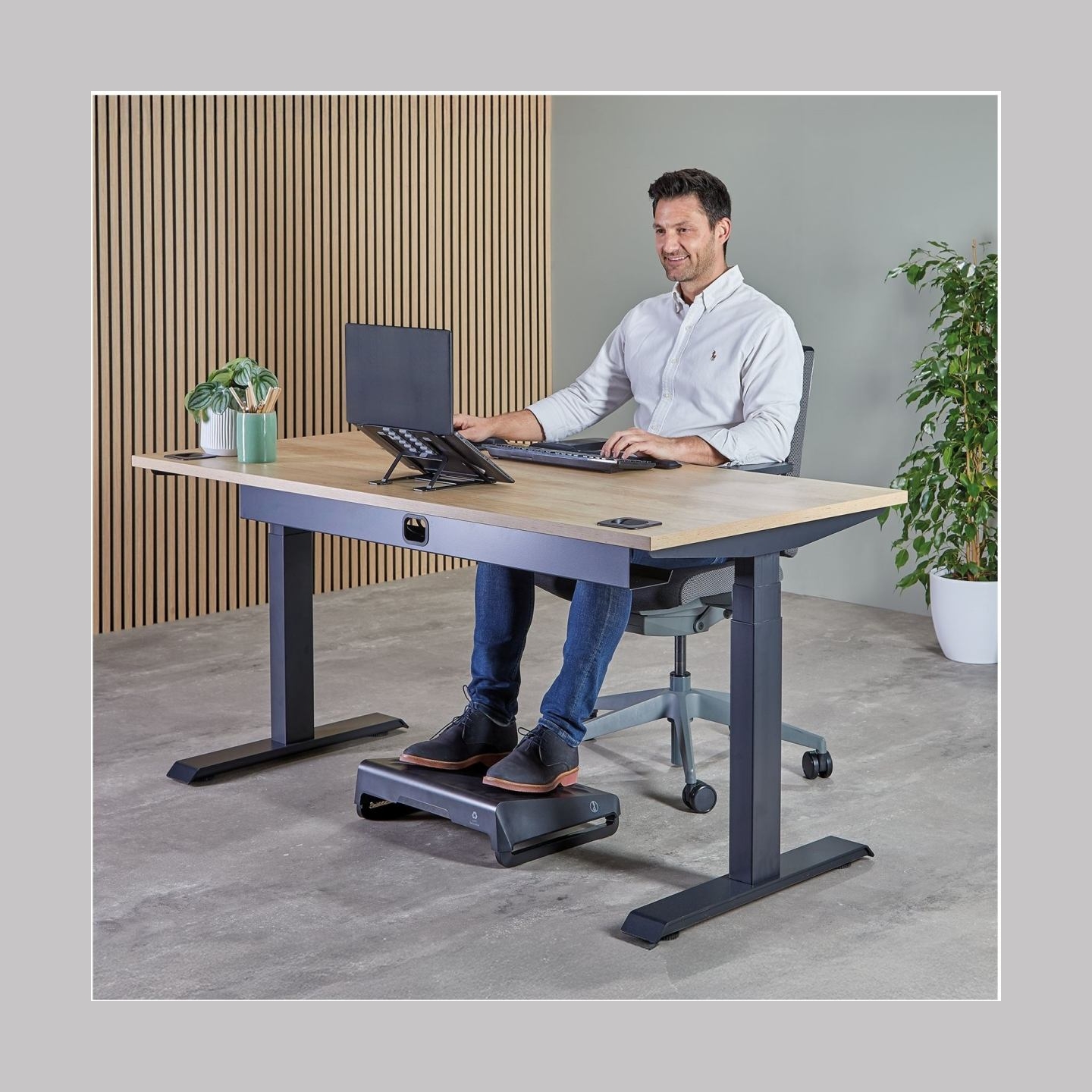Fellowes Alumia Portable Laptop Stand | 15 " | Laptop Stand | Black