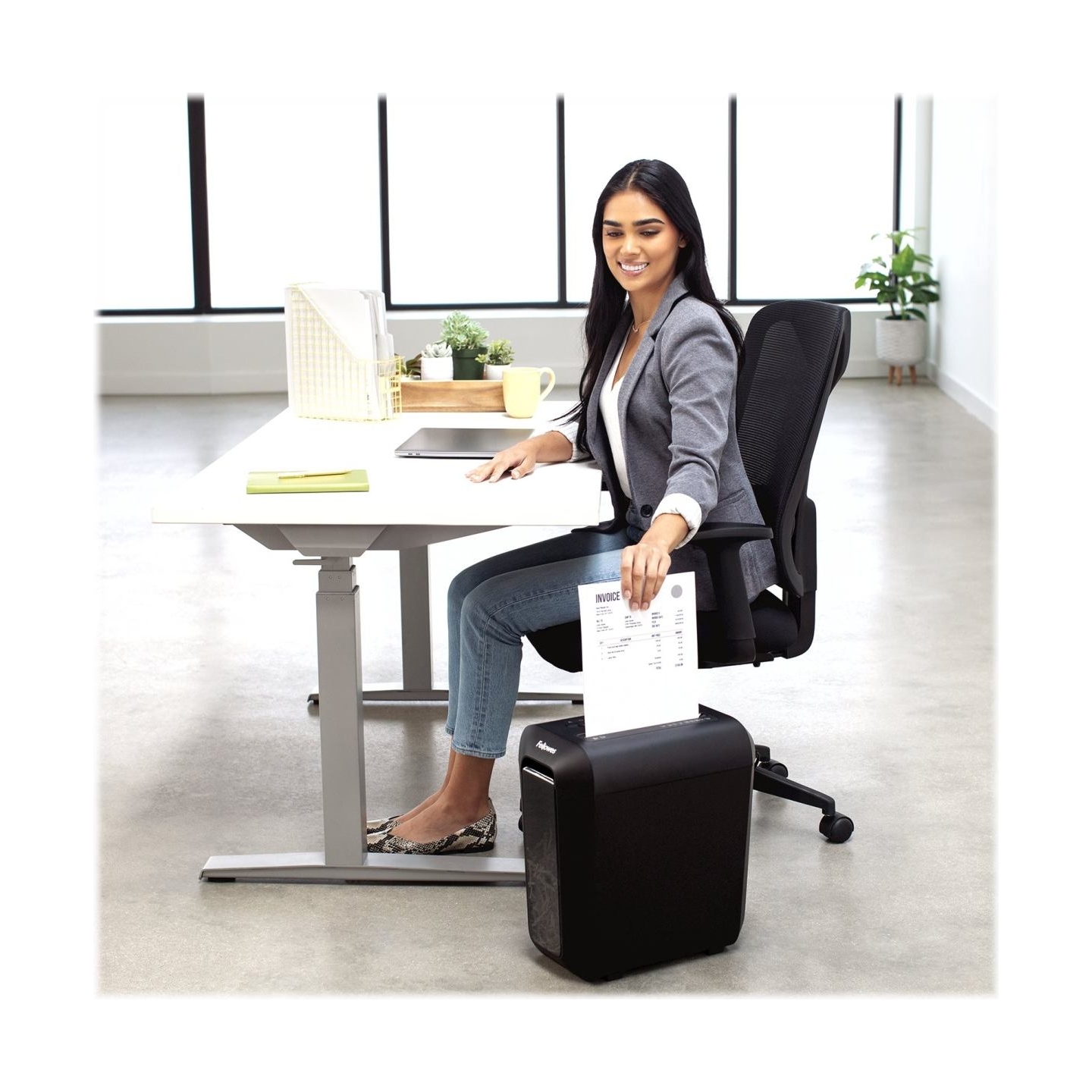 Fellowes Cross-Cut | LX65 | Black | Paper shredding | Credit cards shredding | Traditional