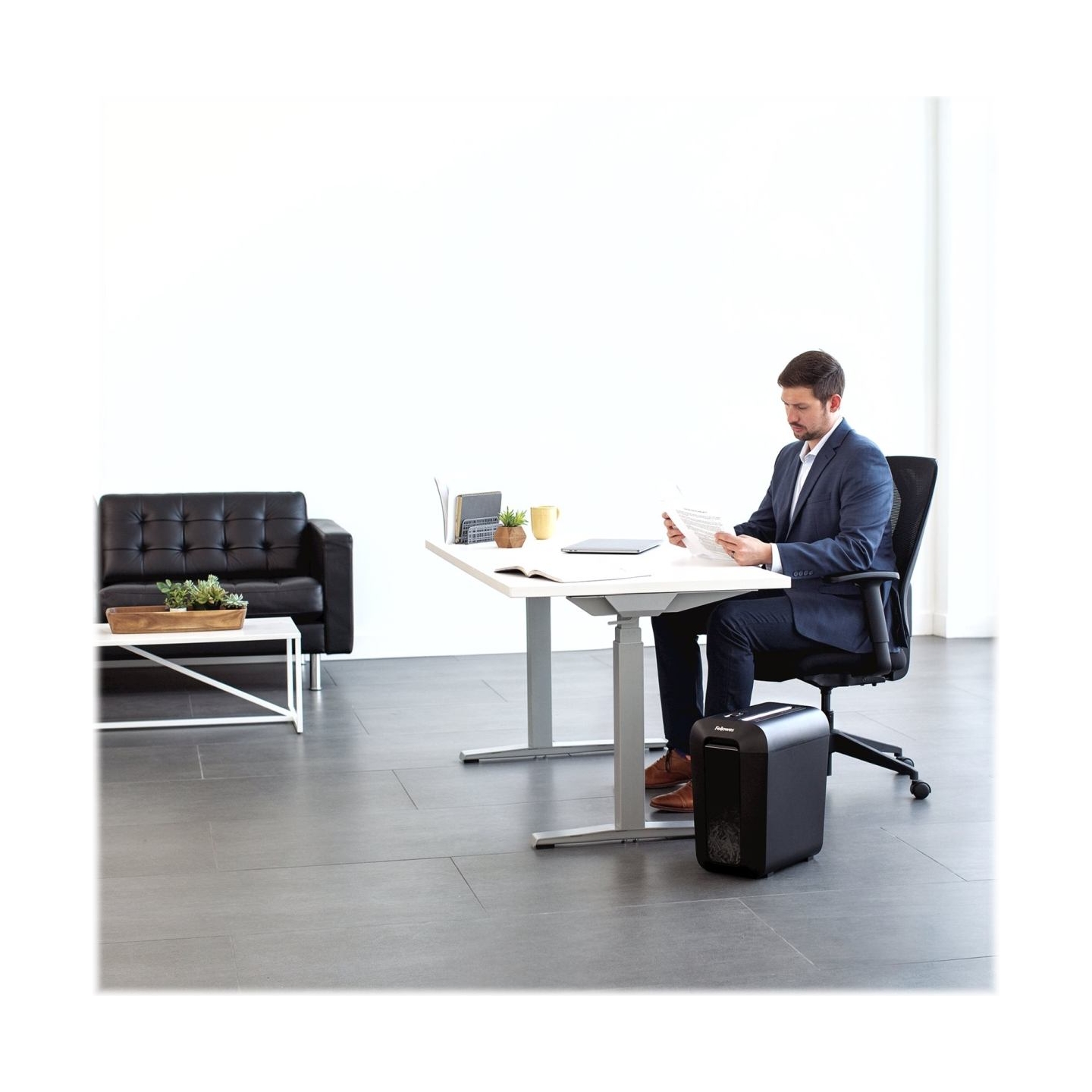 Fellowes Cross-Cut | LX65 | Black | Paper shredding | Credit cards shredding | Traditional