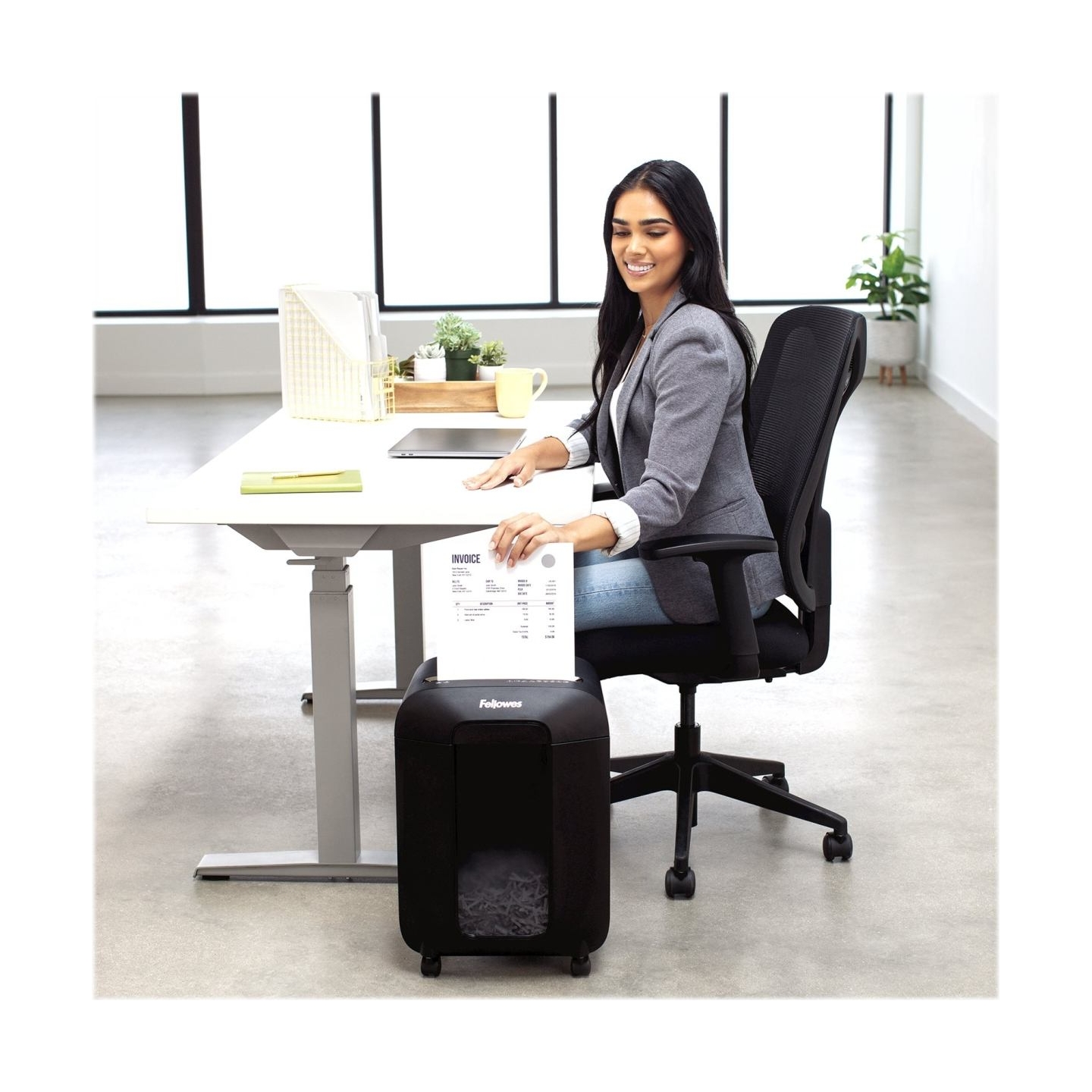 Fellowes Cross-Cut | LX85 | Black | Paper shredding | Credit cards shredding | Traditional