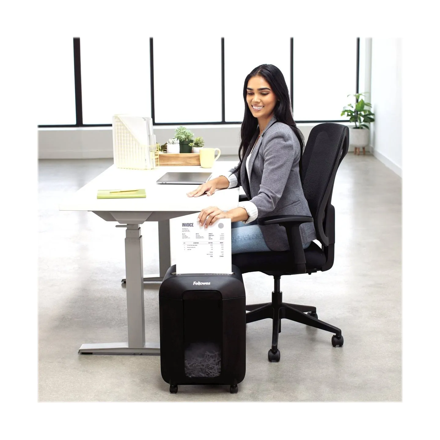 Fellowes Cross-Cut | LX85 | Black | Paper shredding | Credit cards shredding | Traditional