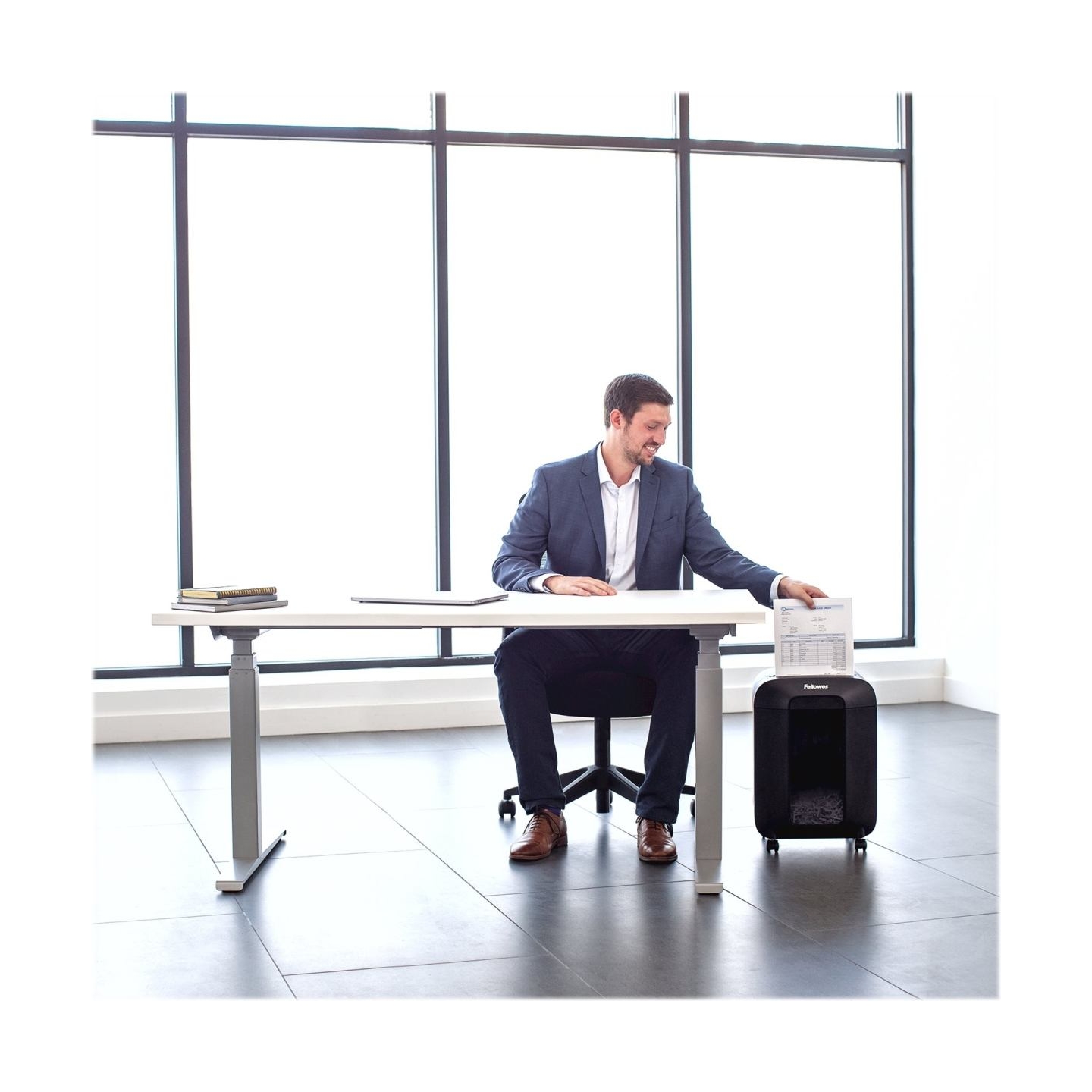 Fellowes Cross-Cut | LX85 | Black | Paper shredding | Credit cards shredding | Traditional