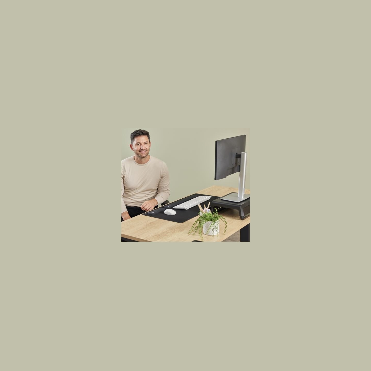 Fellowes | Breyta Keyboard Wrist Rest | Black