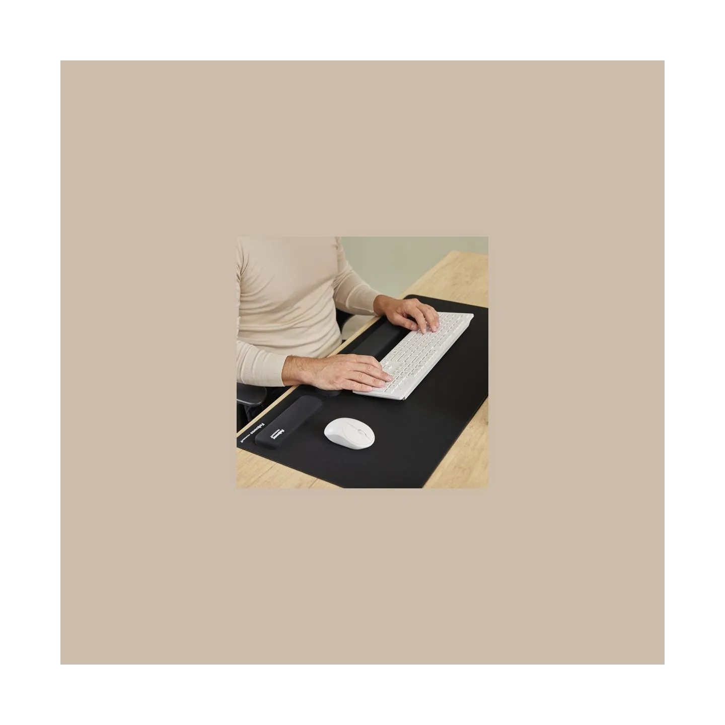 Fellowes | Breyta Keyboard Wrist Rest | Black