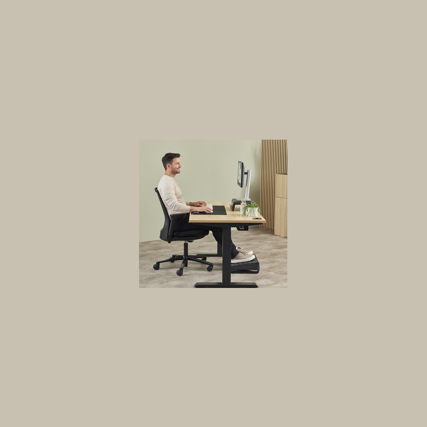 Fellowes | Breyta Keyboard Wrist Rest | Black