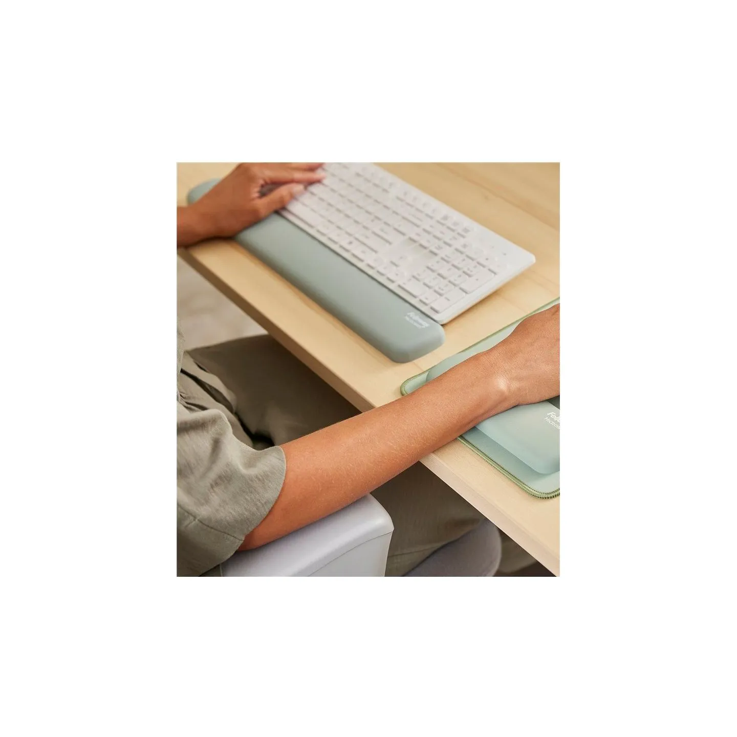 Fellowes KEYBOARD ACC WRIST RESTS/SAGE 100142578 FELLOWES