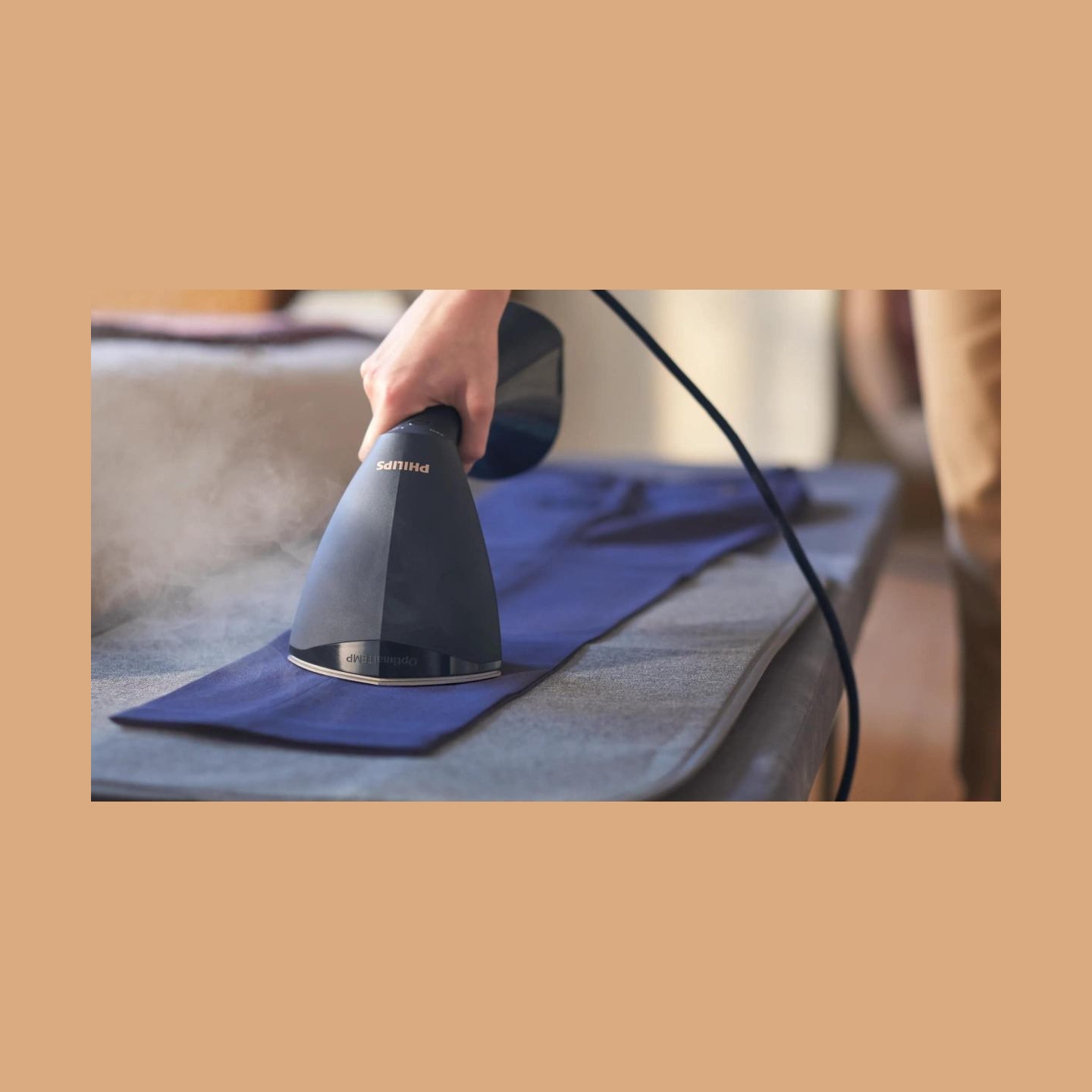 Philips 8000 Series Handheld Steamer with brush GC810/20 1600W, 230ml water tank, heated plate,  2-in-1 vertical and horizontal 